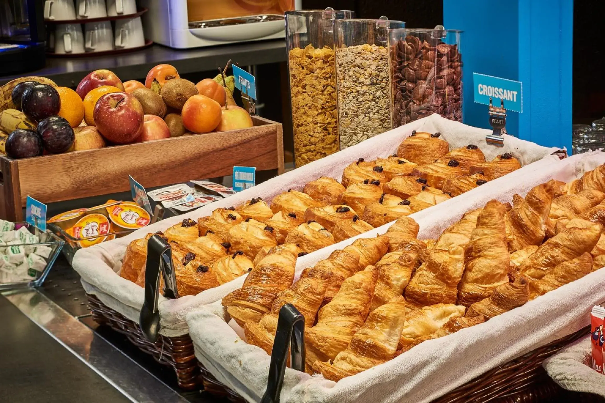 Buffet breakfast in Kyriad Direct Nancy Est - Essey Buffet breakfast in Kyriad Direct Nancy Est - Essey