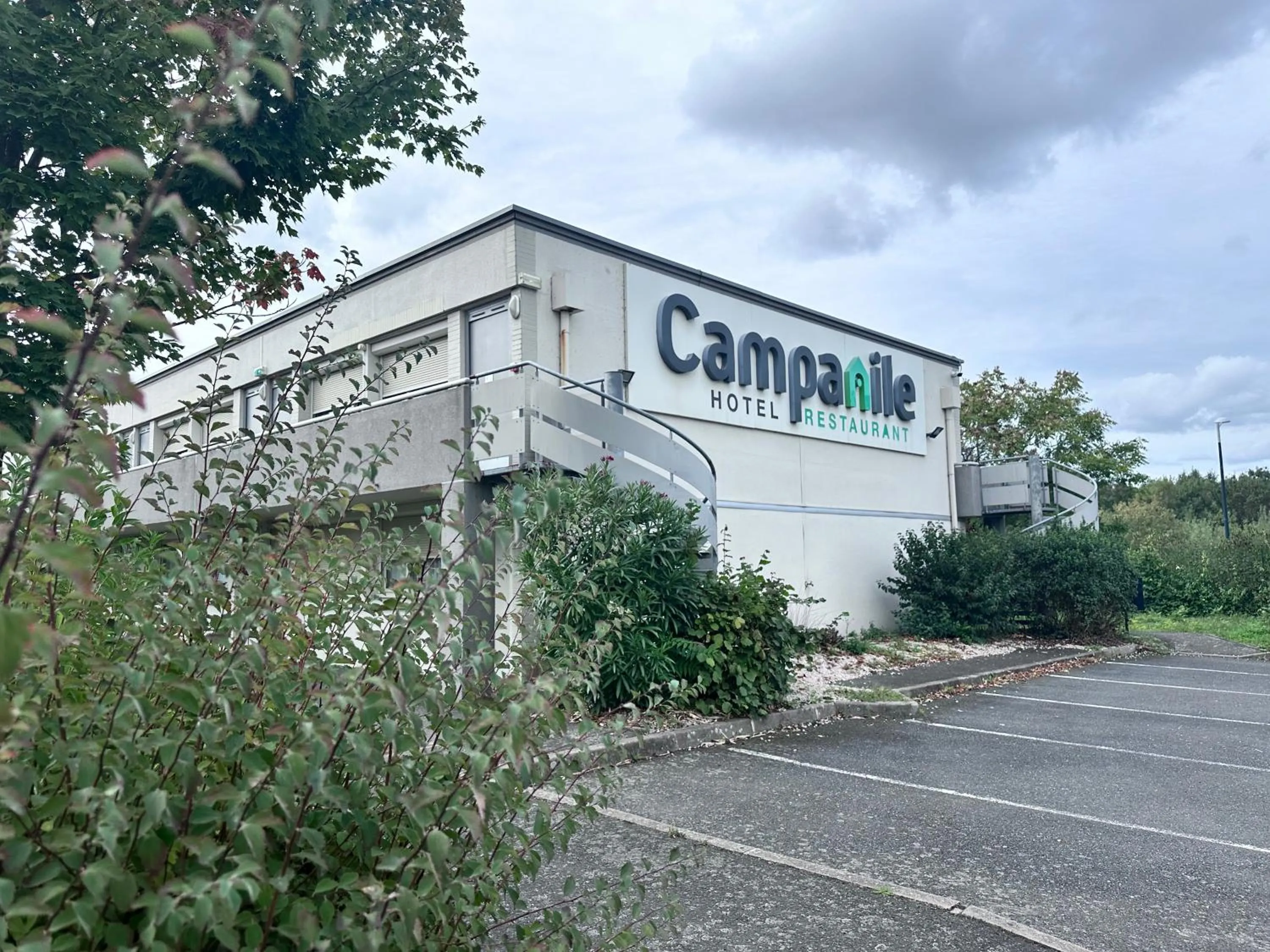 Property logo or sign in Campanile Nantes Saint-Sébastien-Sur-Loire