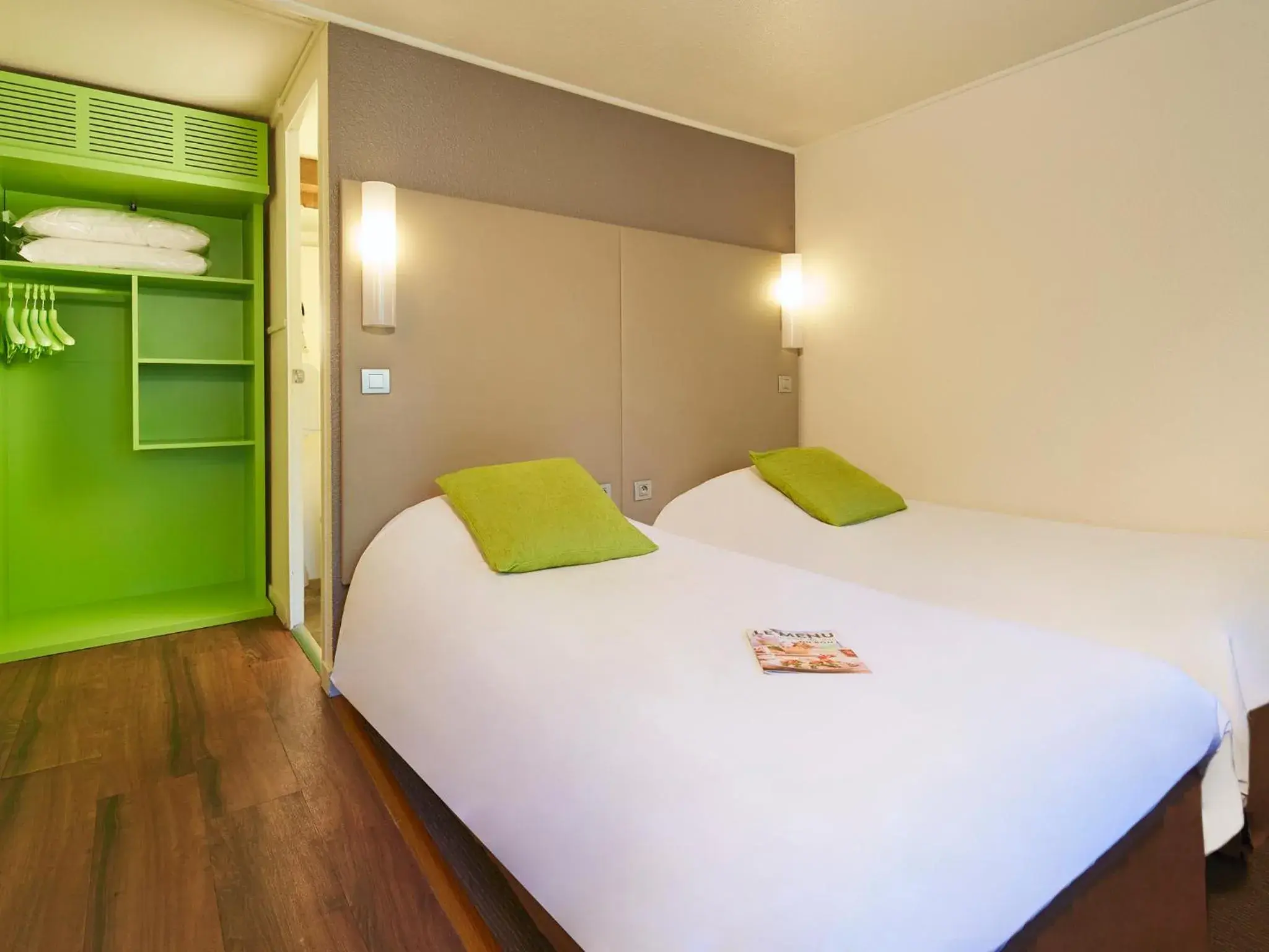 Bedroom, Bed in Campanile Orleans - La Source Bedroom, Bed in Campanile Orleans - La Source