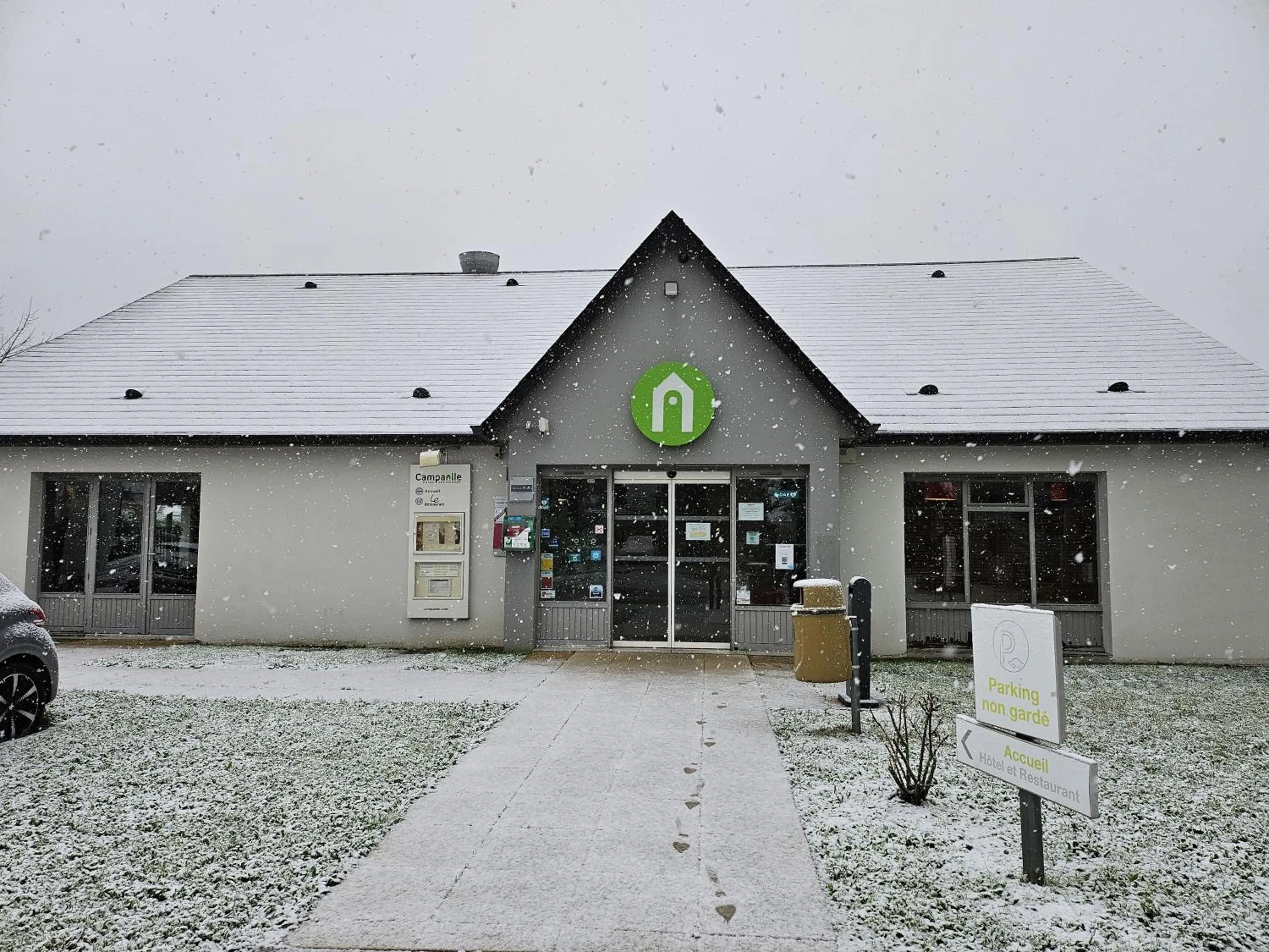 Property building in Campanile Orléans Ouest ~ La Chapelle-St-Mesmin