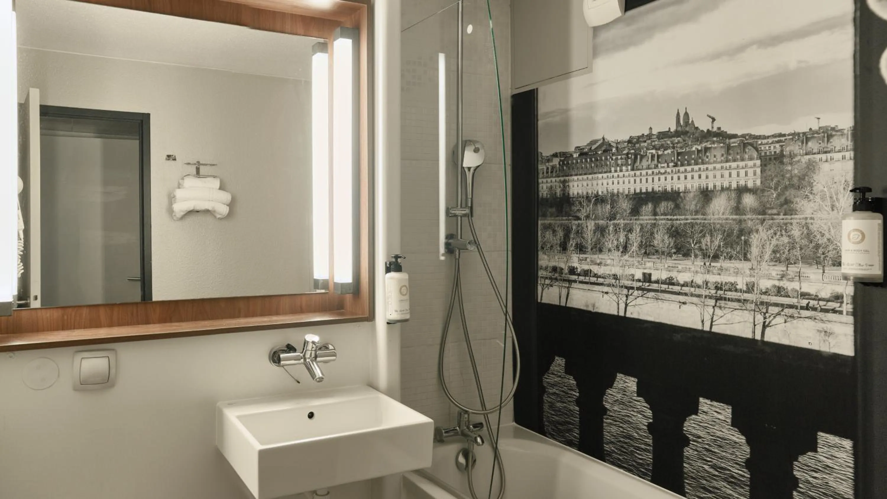 Bathroom in Campanile Prime - Argenteuil