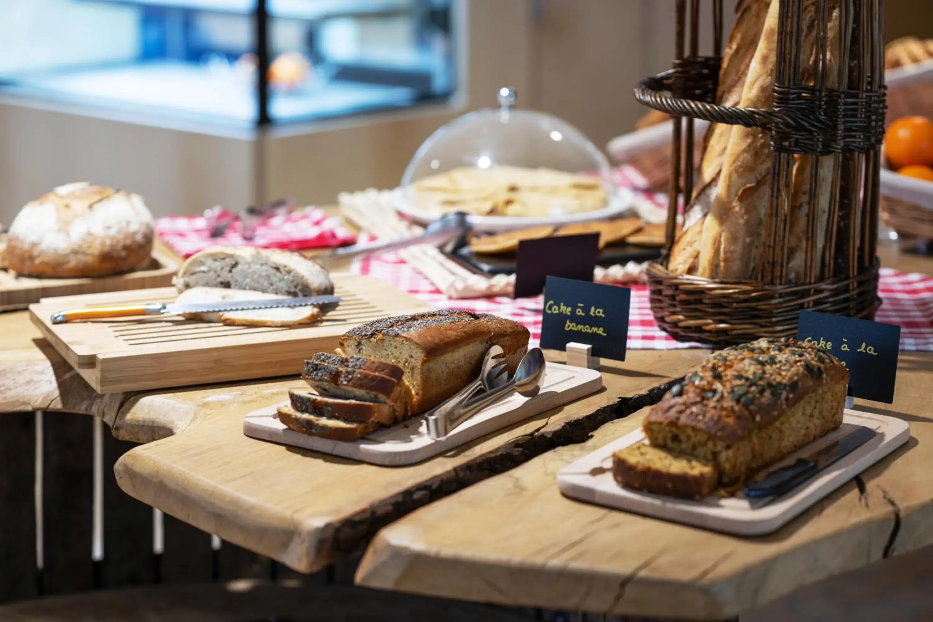 Food and drinks in greet Hotel Chatellerault Food and drinks in greet Hotel Chatellerault