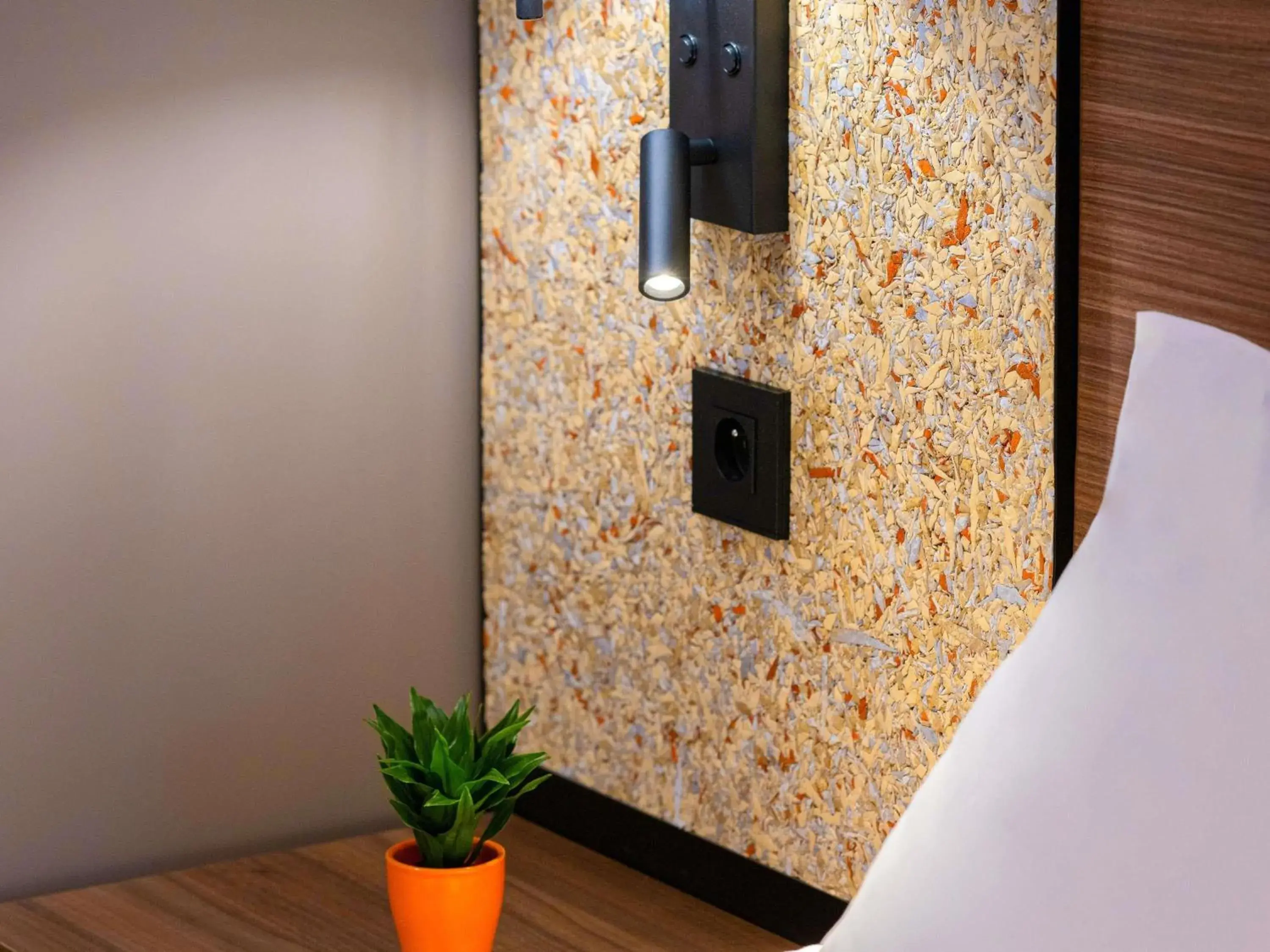 Bedroom in greet Hotel Chatellerault Bedroom in greet Hotel Chatellerault