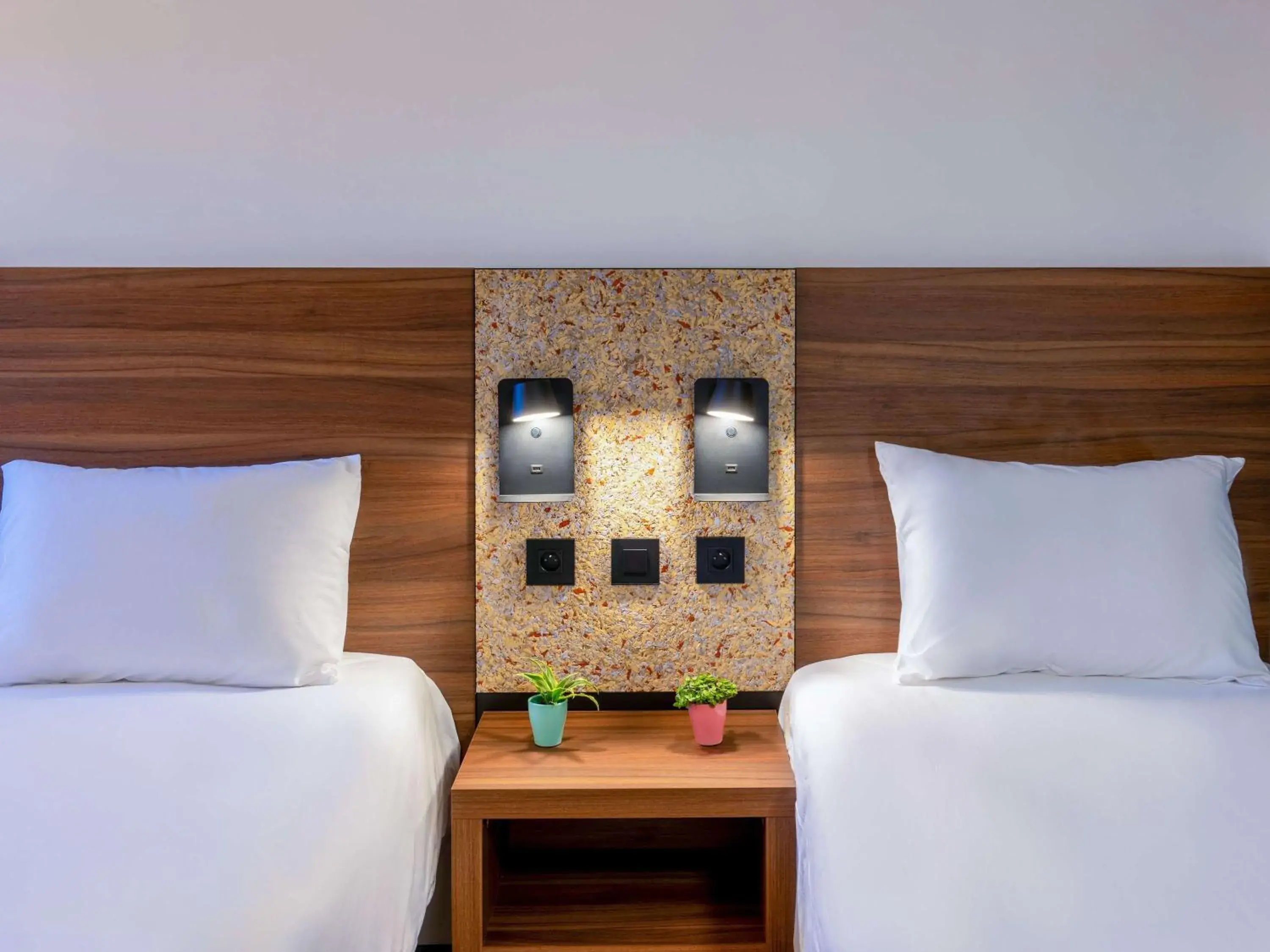 Bedroom, Bed in greet Hotel Chatellerault Bedroom, Bed in greet Hotel Chatellerault