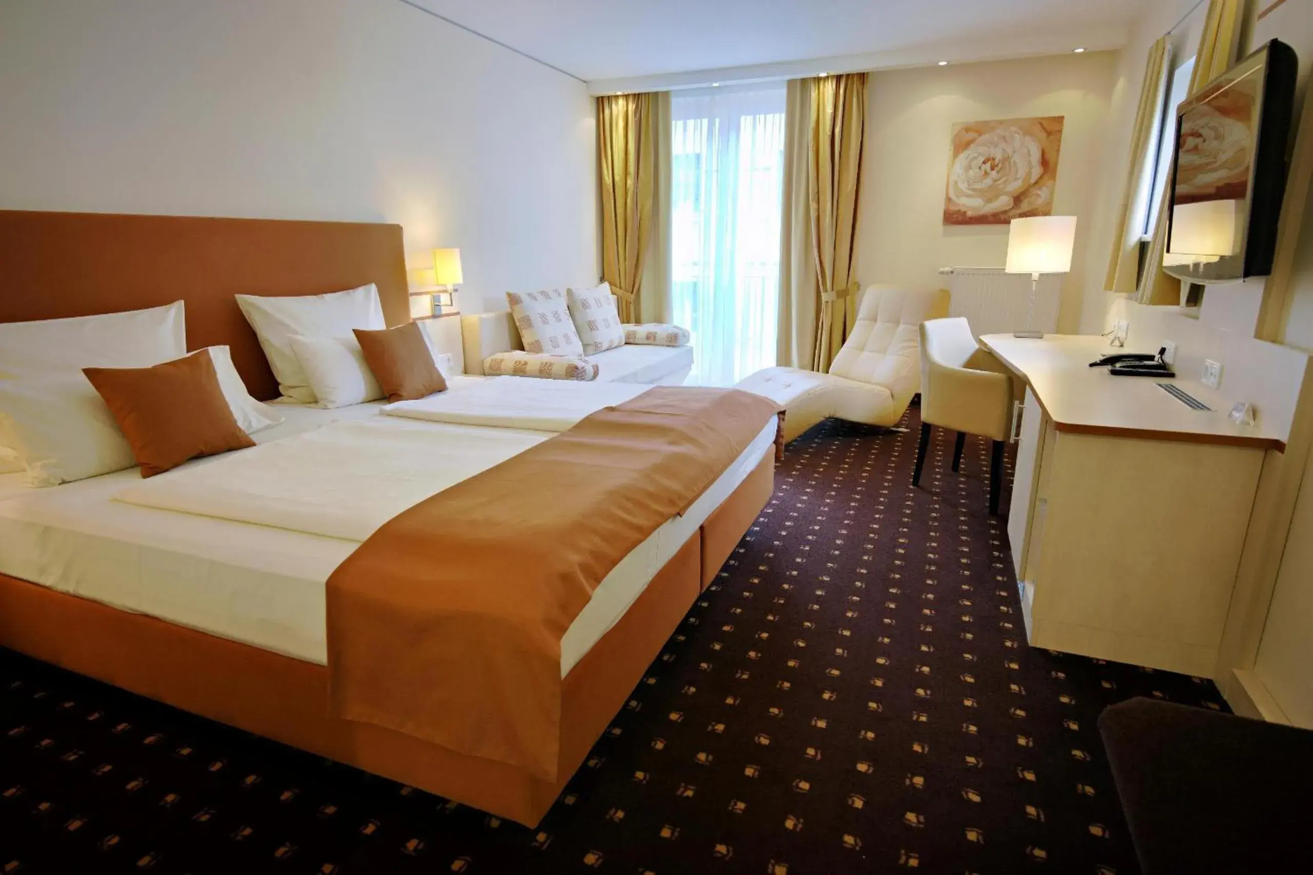 Deluxe Twin Room - single occupancy in City Hotel Isar-Residenz Deluxe Twin Room - single occupancy in City Hotel Isar-Residenz