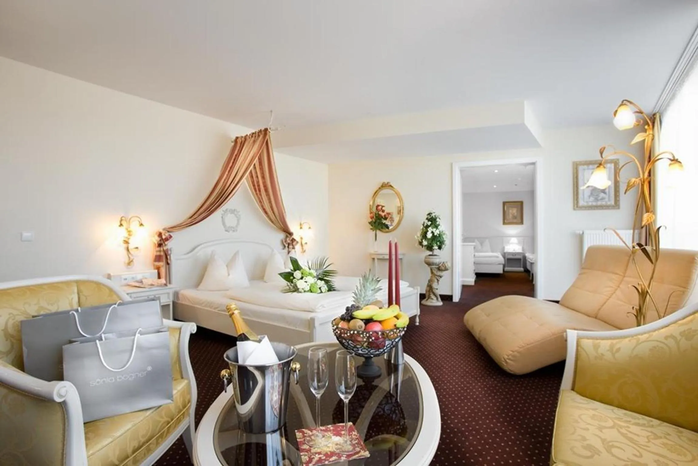 Bed in City Hotel Isar-Residenz