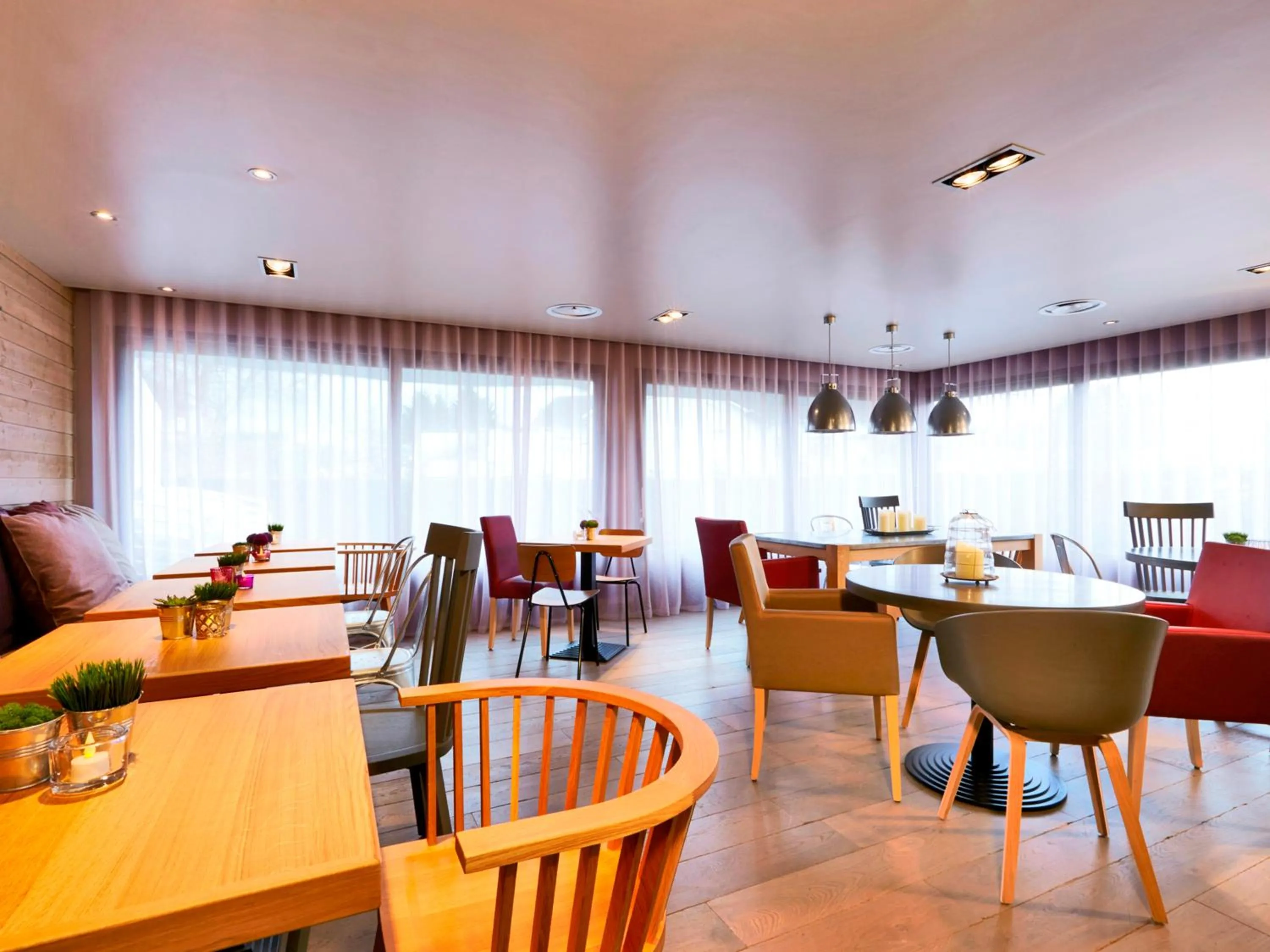 Restaurant/places to eat in Campanile Saint-Germain-En-Laye