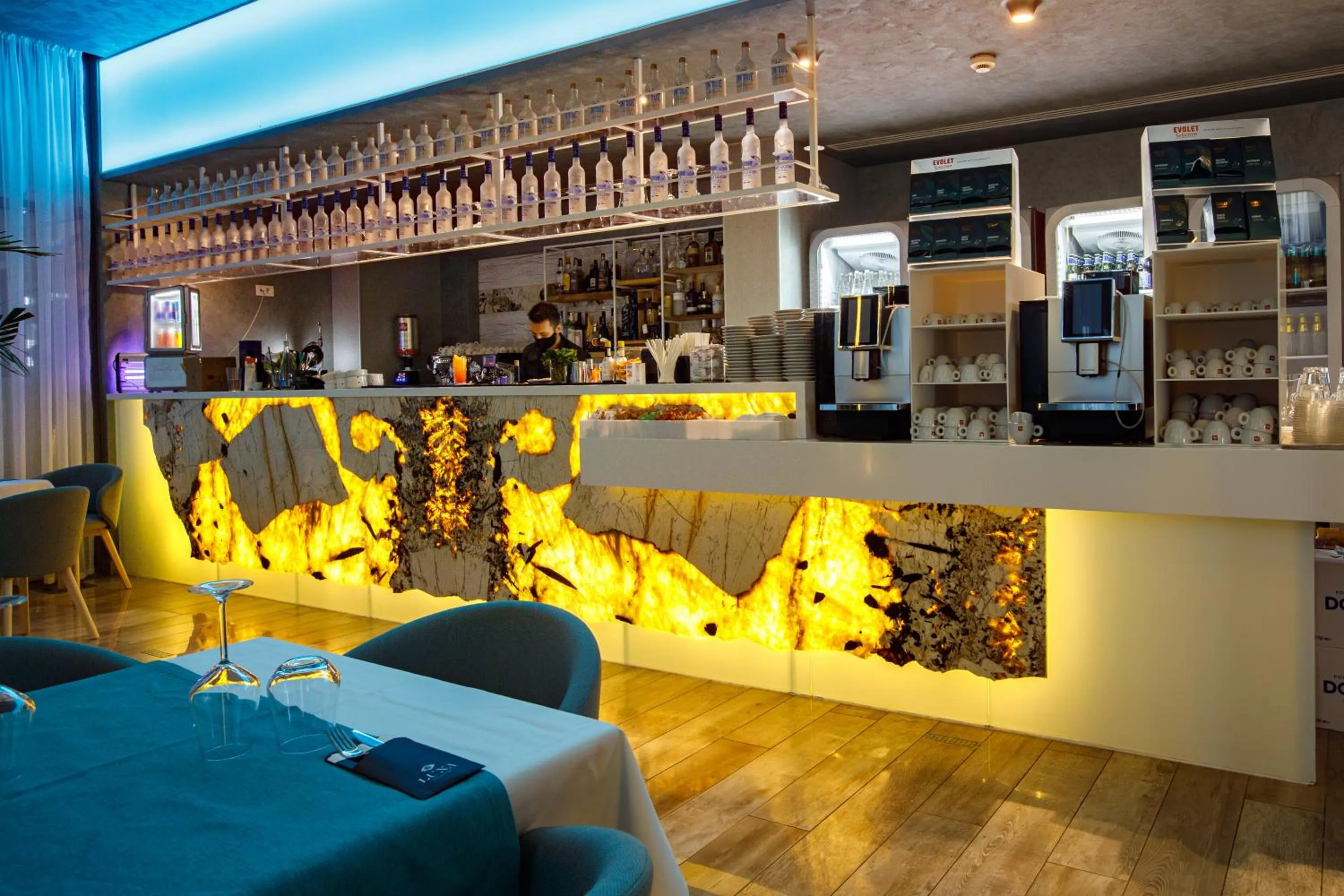 Restaurant/places to eat in Hotel Opera Mamaia