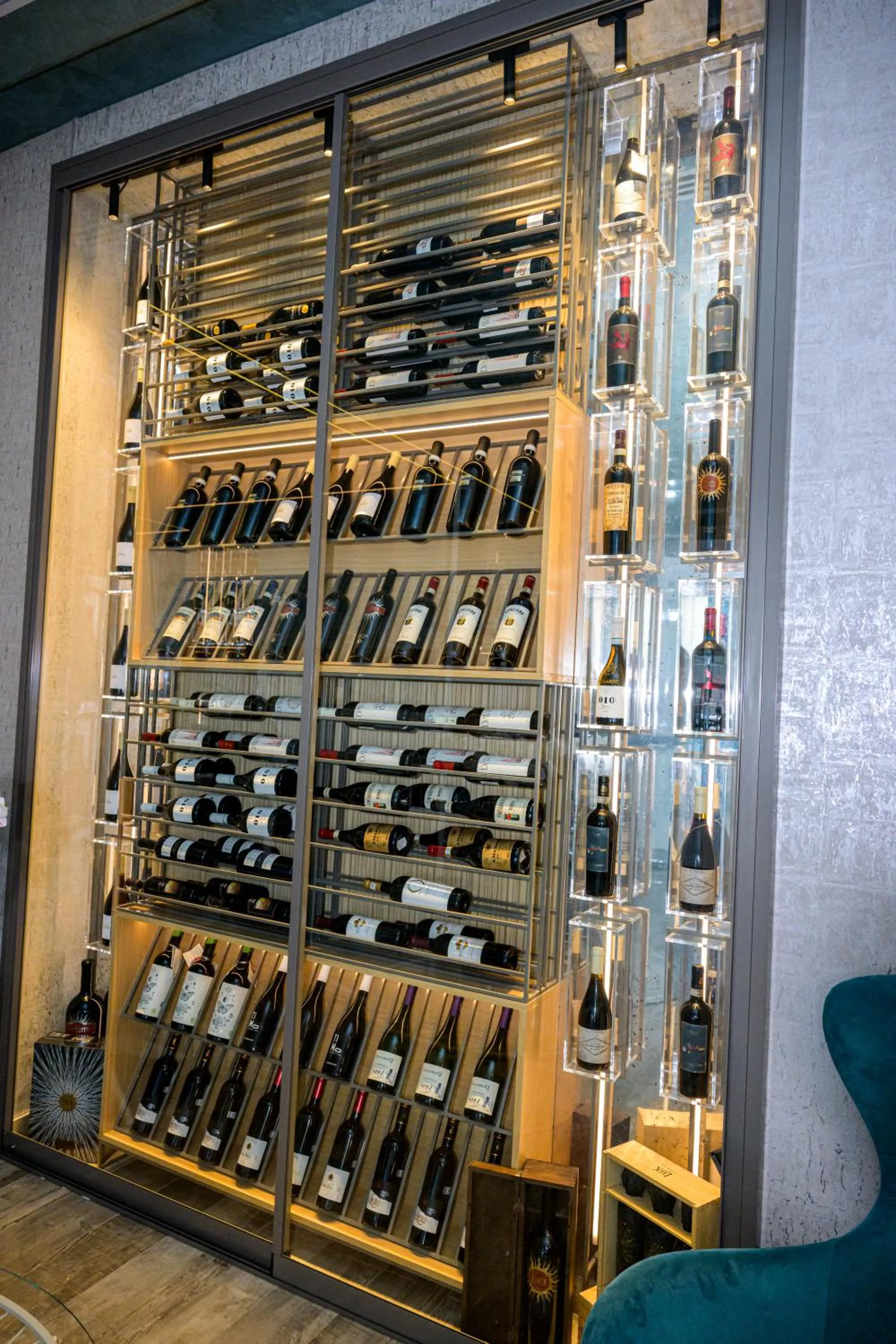 Restaurant/places to eat in Hotel Opera Mamaia