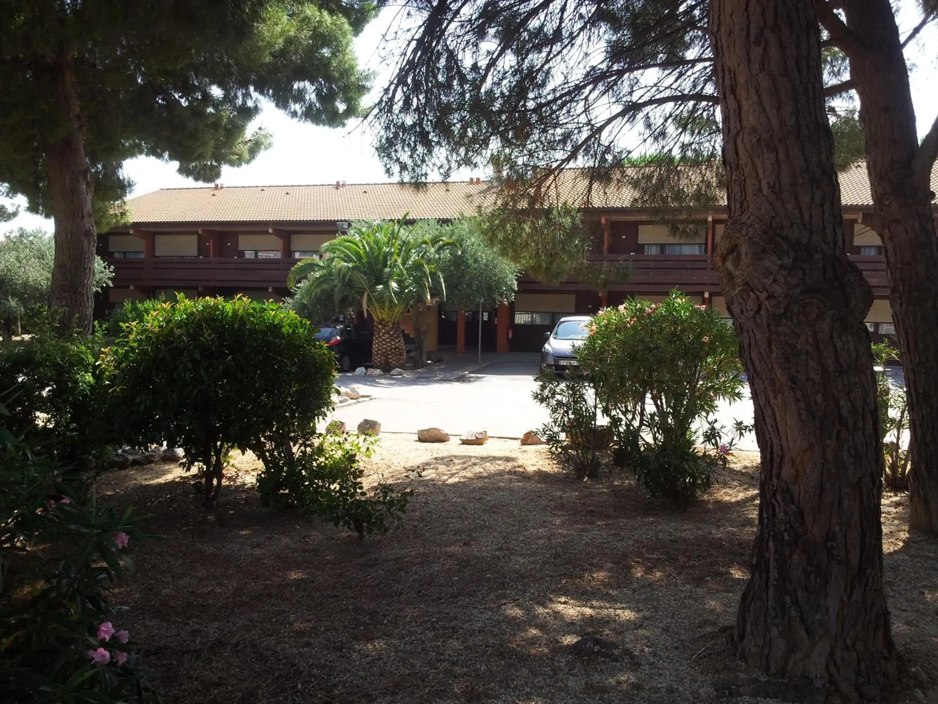 Triple Room (1 Double Bed + 1 Single Bed) in Campanile Perpignan Sud Triple Room (1 Double Bed + 1 Single Bed) in Campanile Perpignan Sud