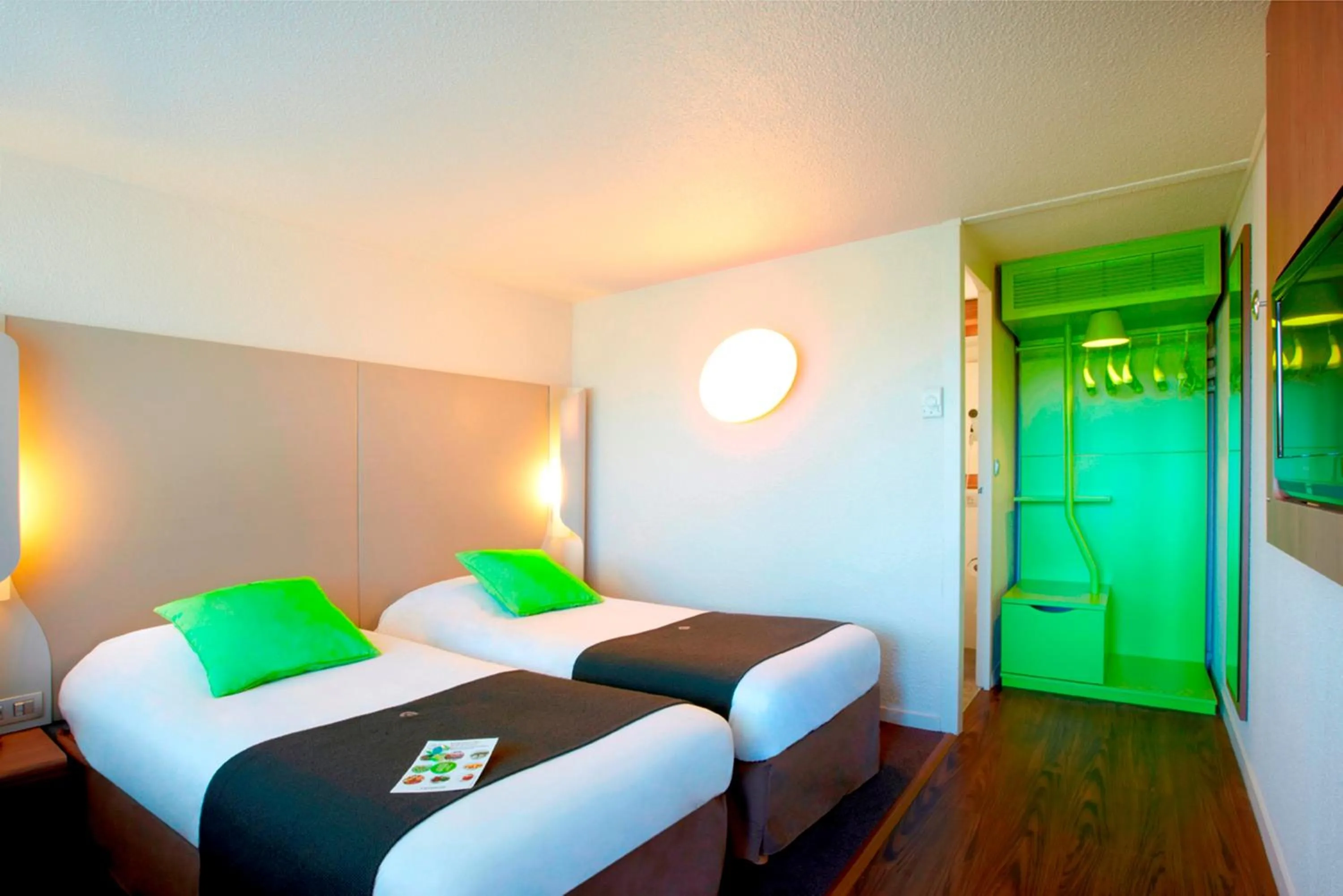 Photo of the whole room, Bed in Campanile Rennes Ouest Cleunay