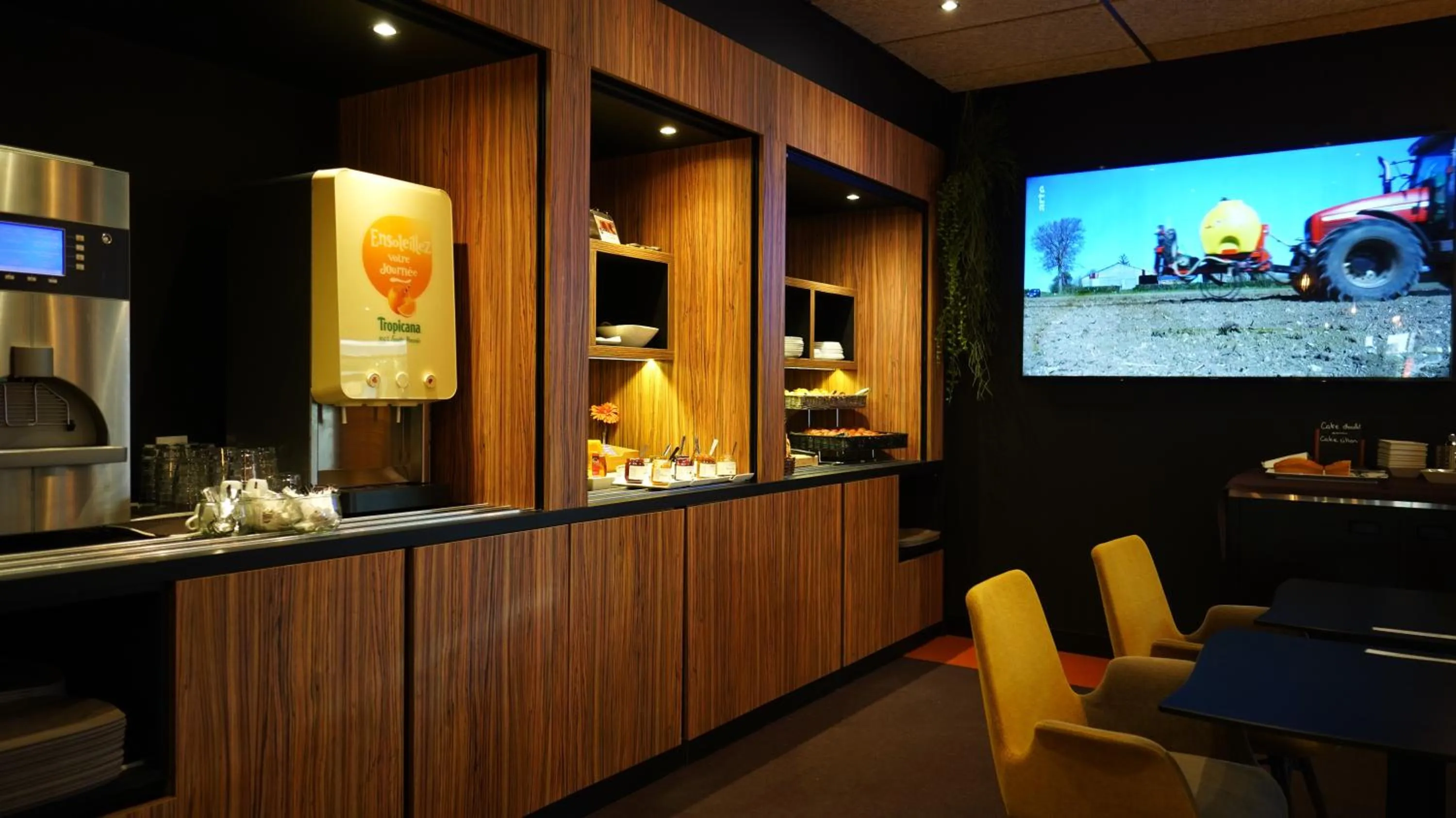 Breakfast in Campanile NATURE - Clermont-Ferrand Nord Riom