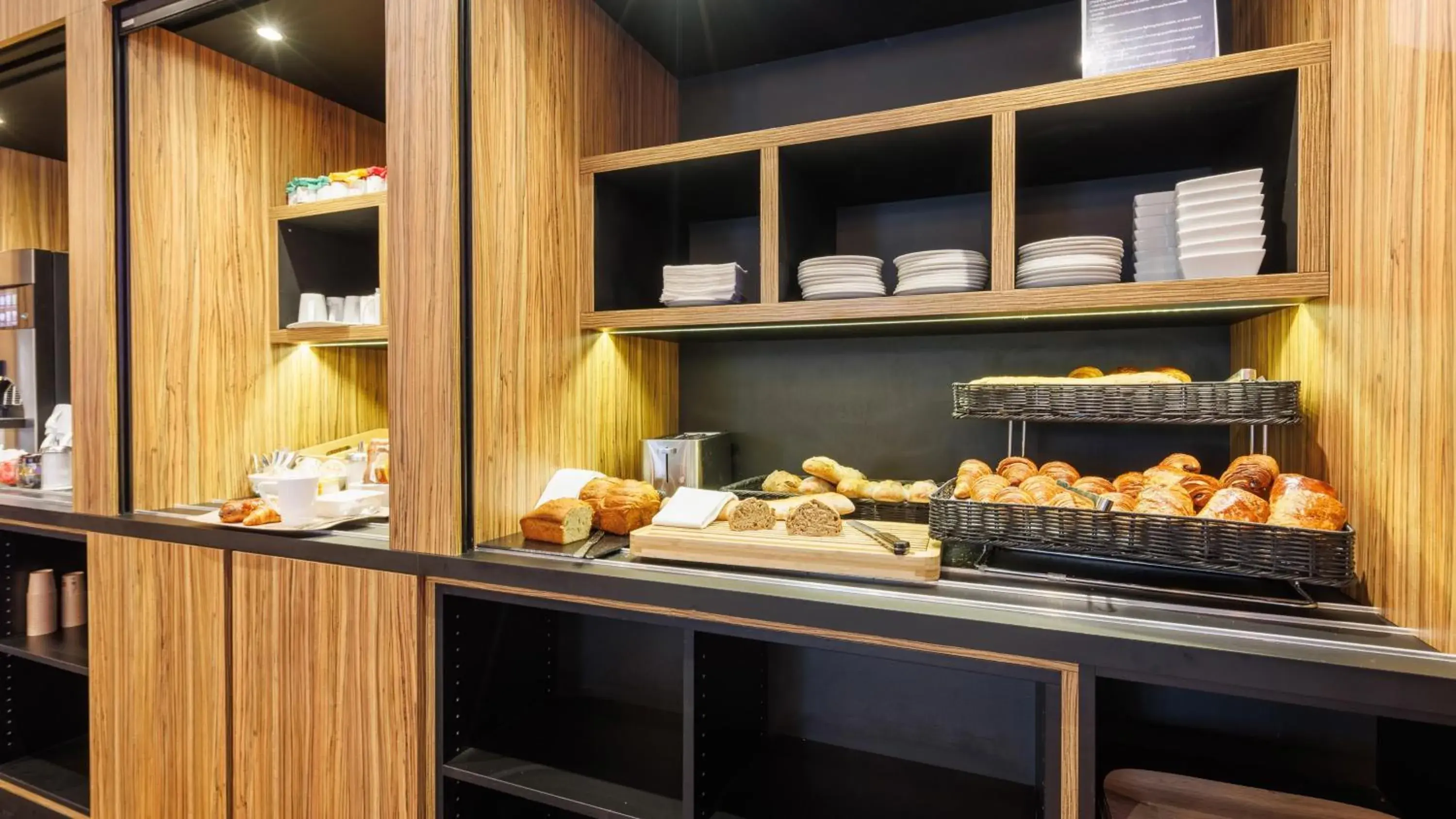 Buffet breakfast in Campanile NATURE - Clermont-Ferrand Nord Riom Buffet breakfast in Campanile NATURE - Clermont-Ferrand Nord Riom