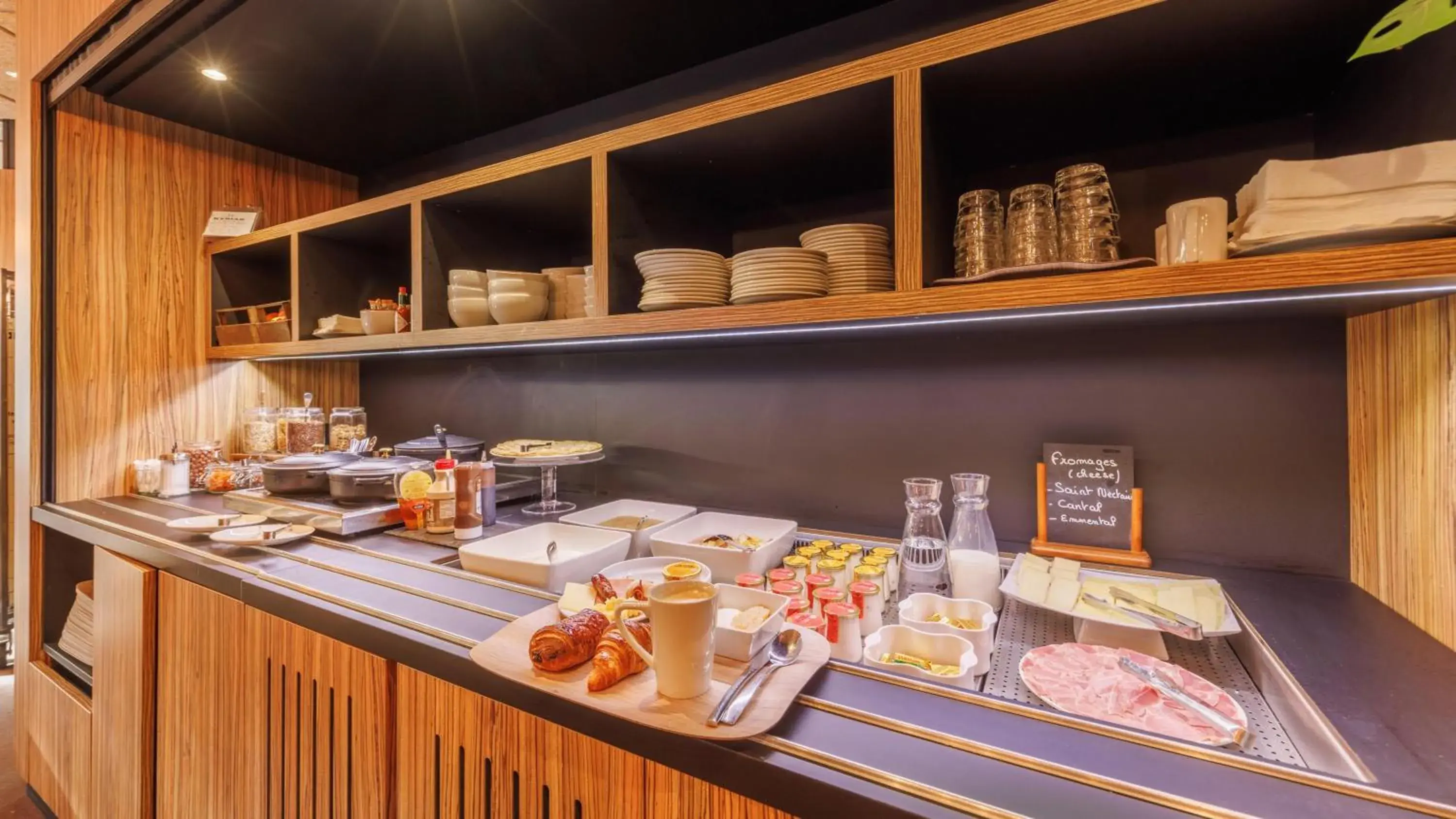 Property building in Campanile NATURE - Clermont-Ferrand Nord Riom Property building in Campanile NATURE - Clermont-Ferrand Nord Riom