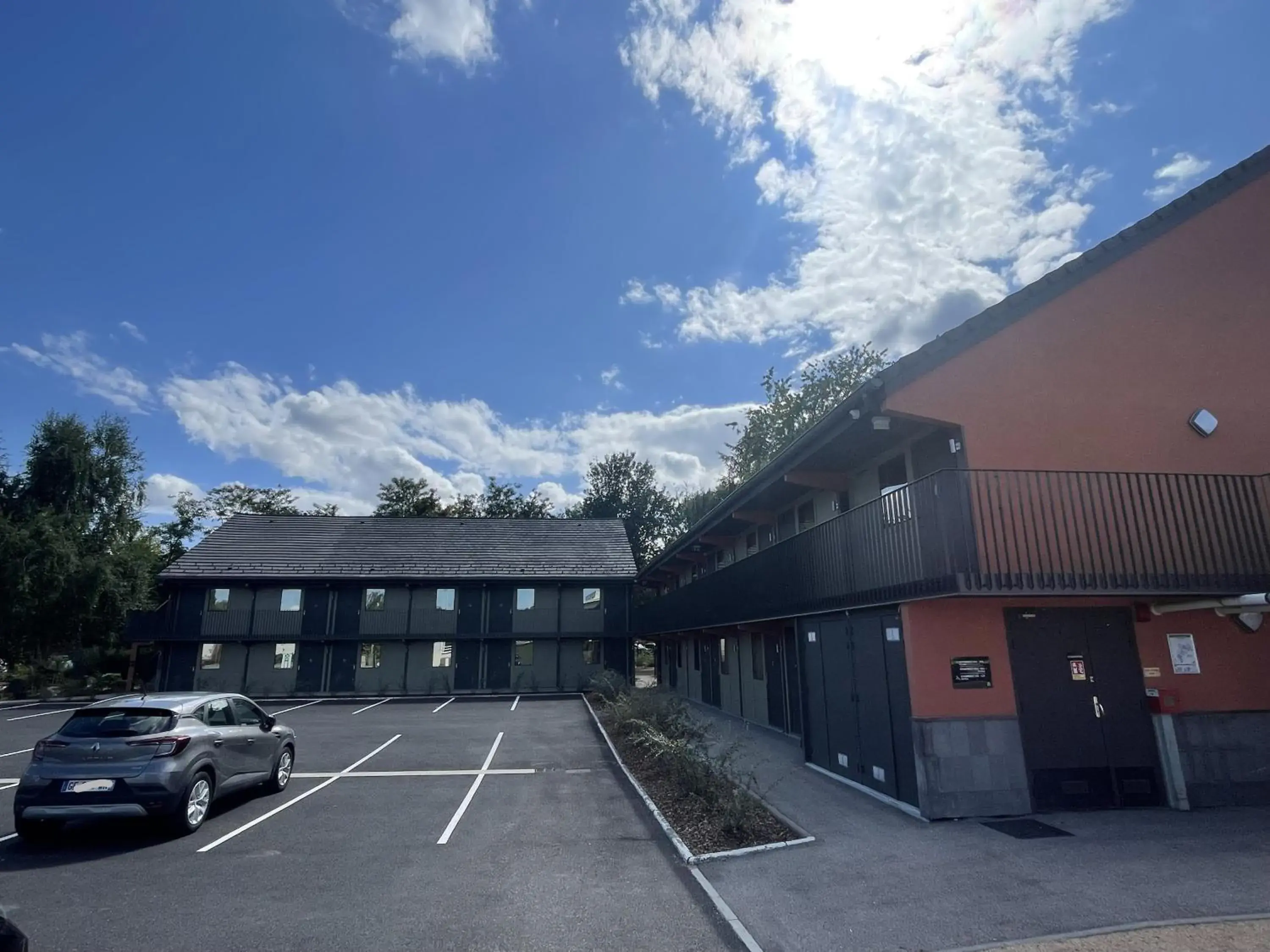 Property building in Campanile NATURE - Clermont-Ferrand Nord Riom Property building in Campanile NATURE - Clermont-Ferrand Nord Riom