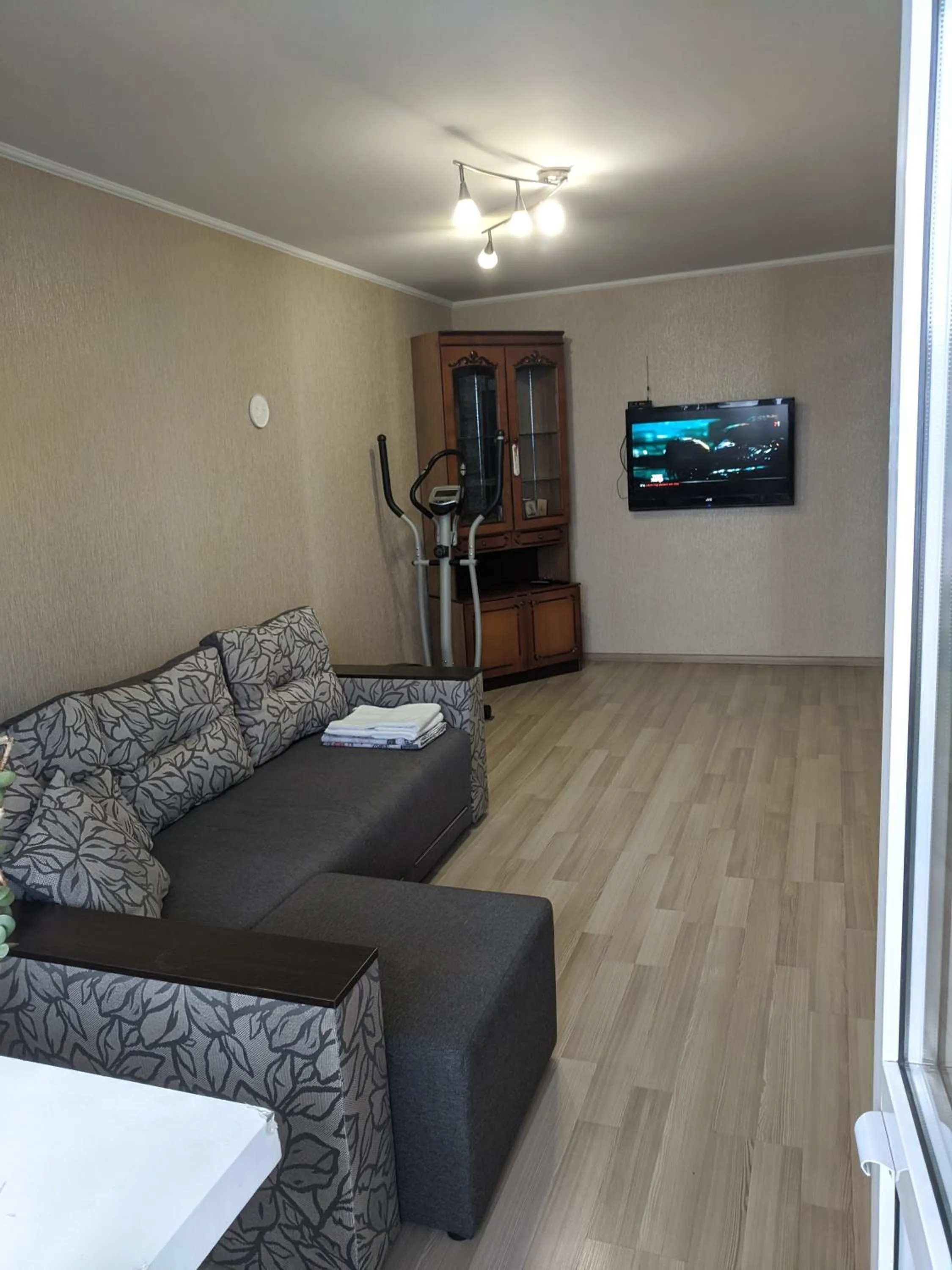 Apartment with balcony on Peremohy Avenue 43
