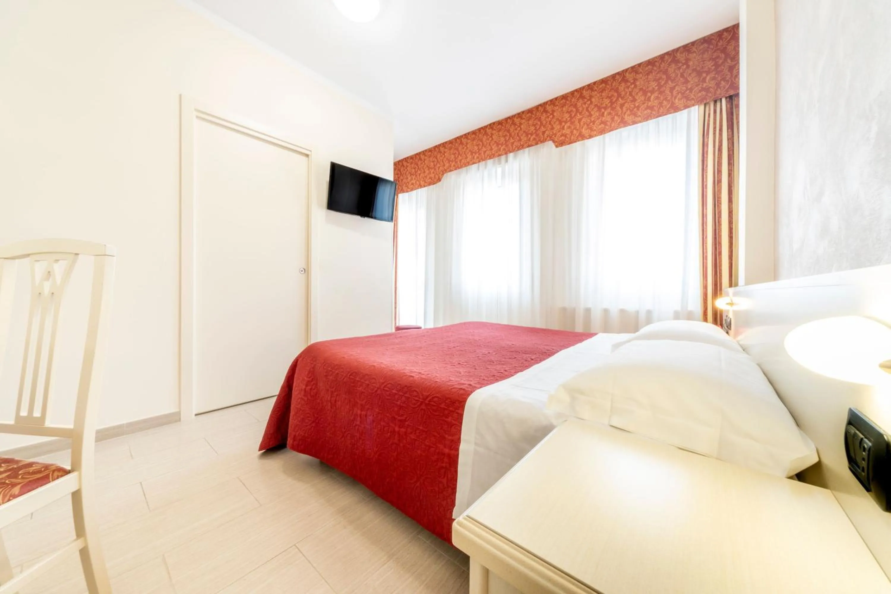 Photo of the whole room, Bed in Gold Hotel