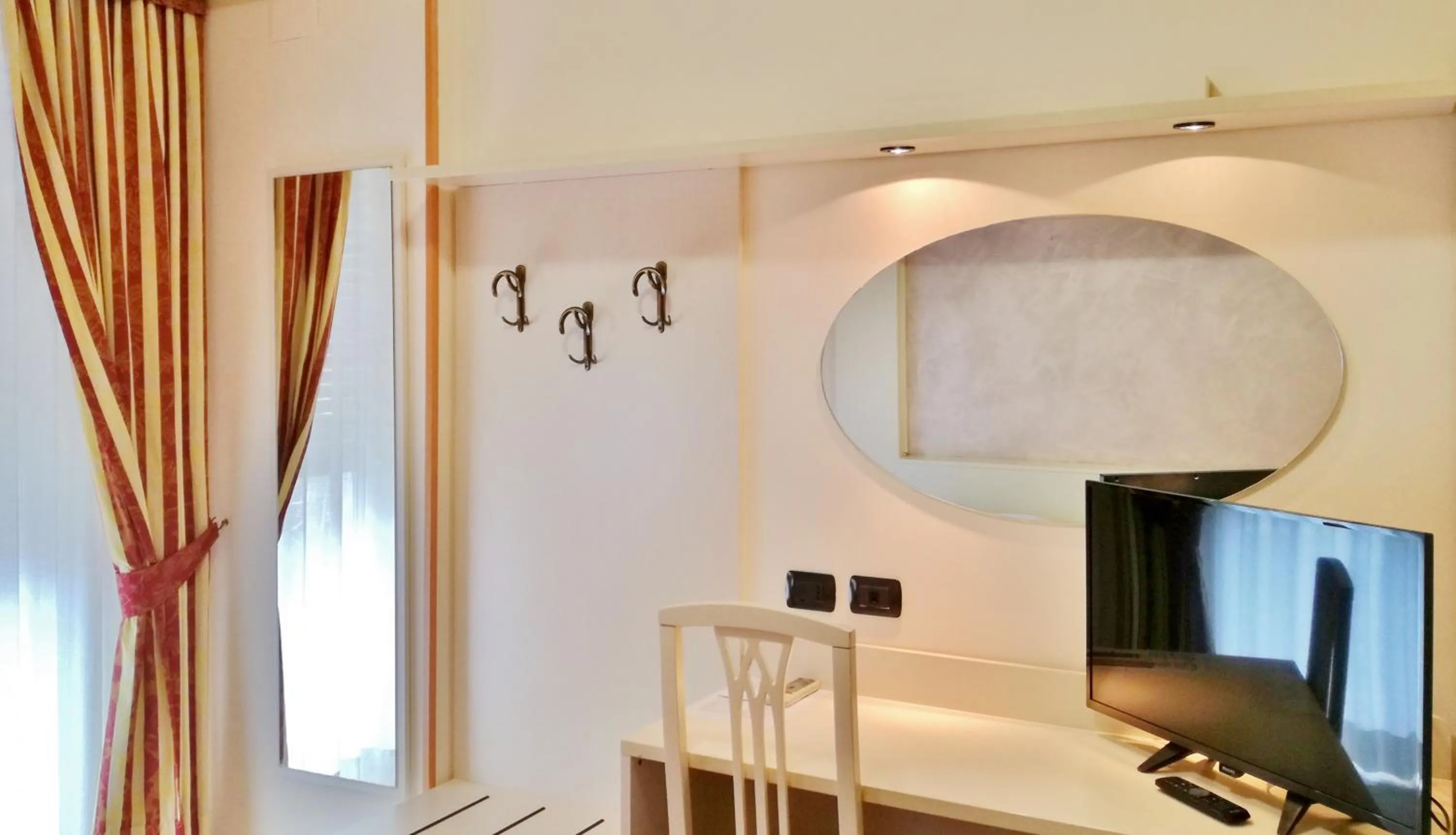 Photo of the whole room in Gold Hotel