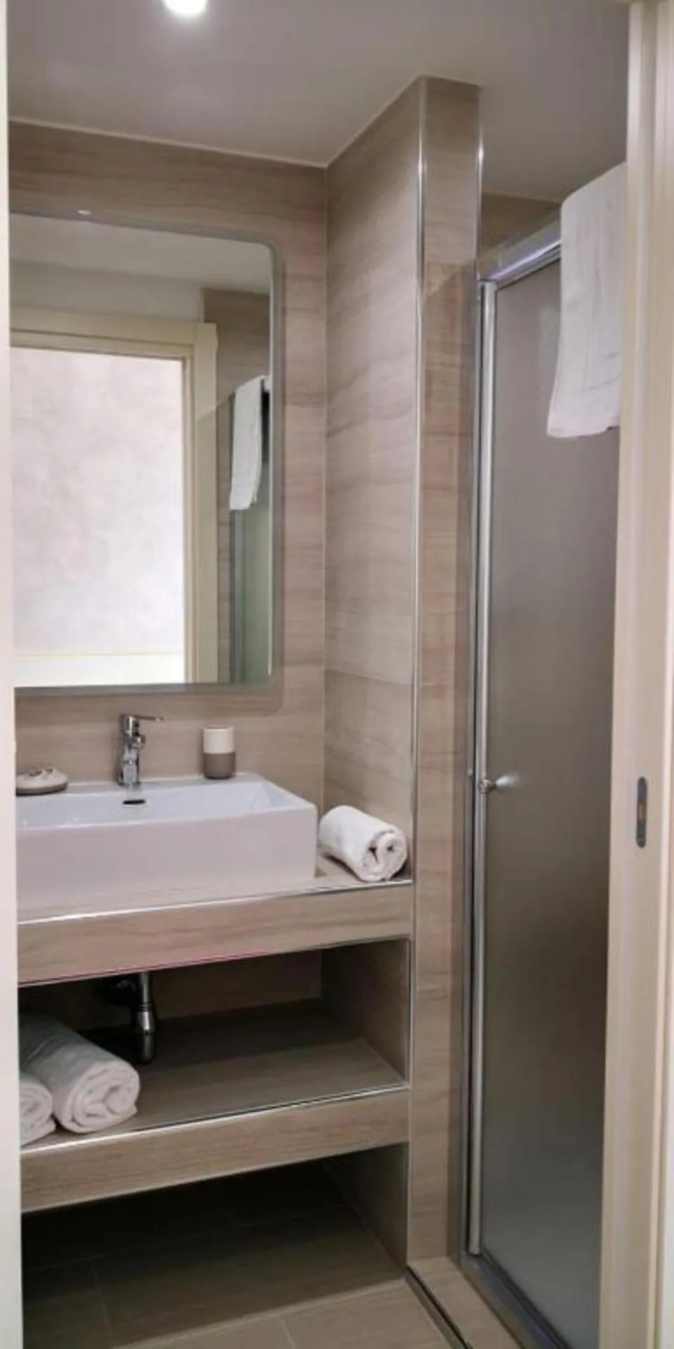 Bathroom in Gold Hotel