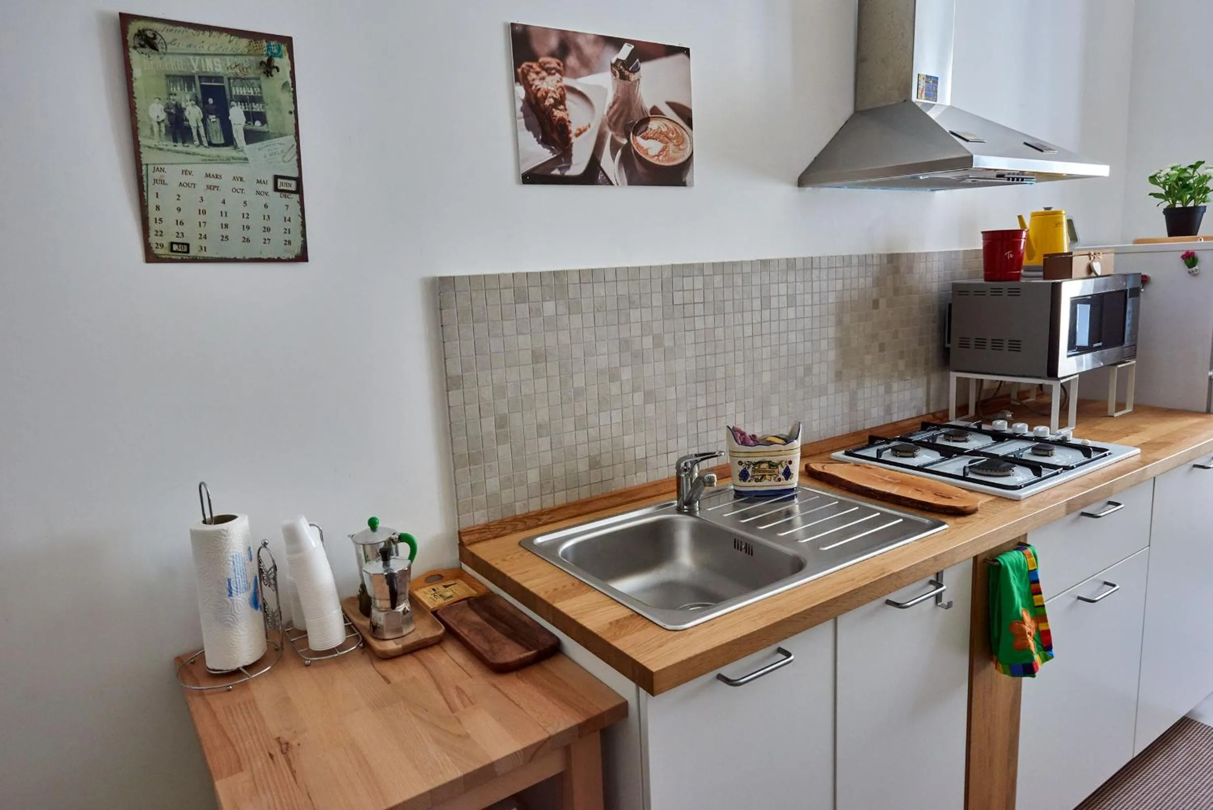 Communal kitchen in Aperture B&B