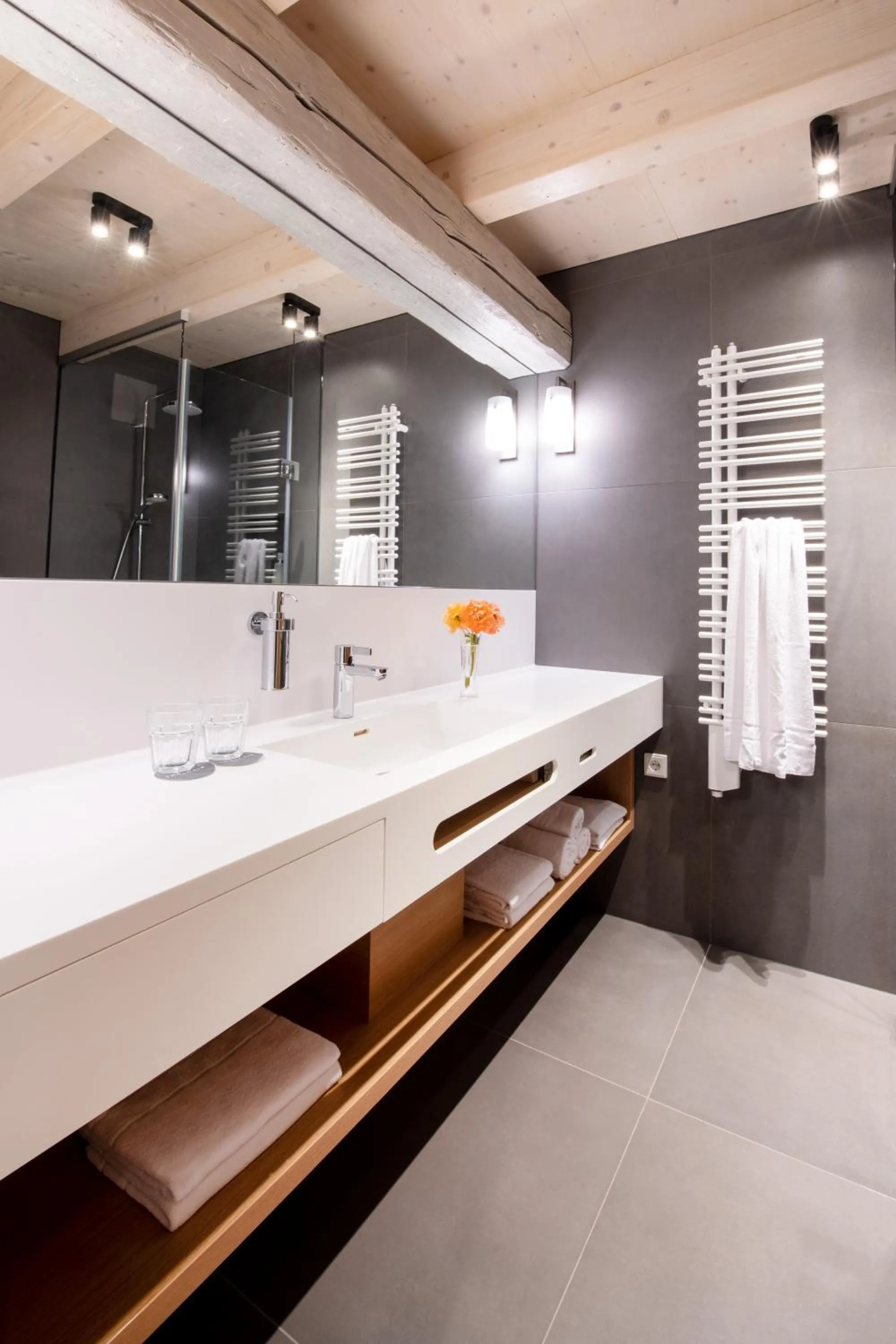 Bathroom in Hotel Thalmair