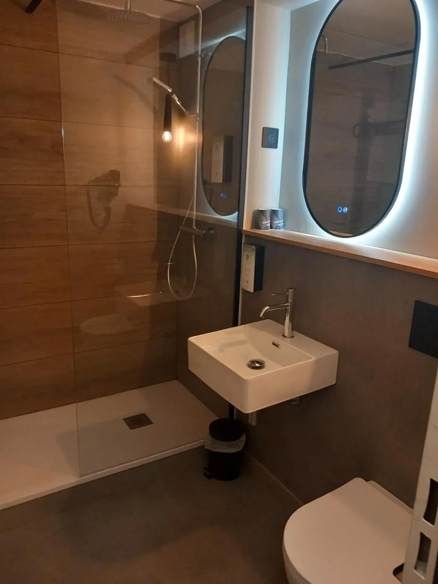 Bathroom in Kyriad Direct Haguenau Bathroom in Kyriad Direct Haguenau