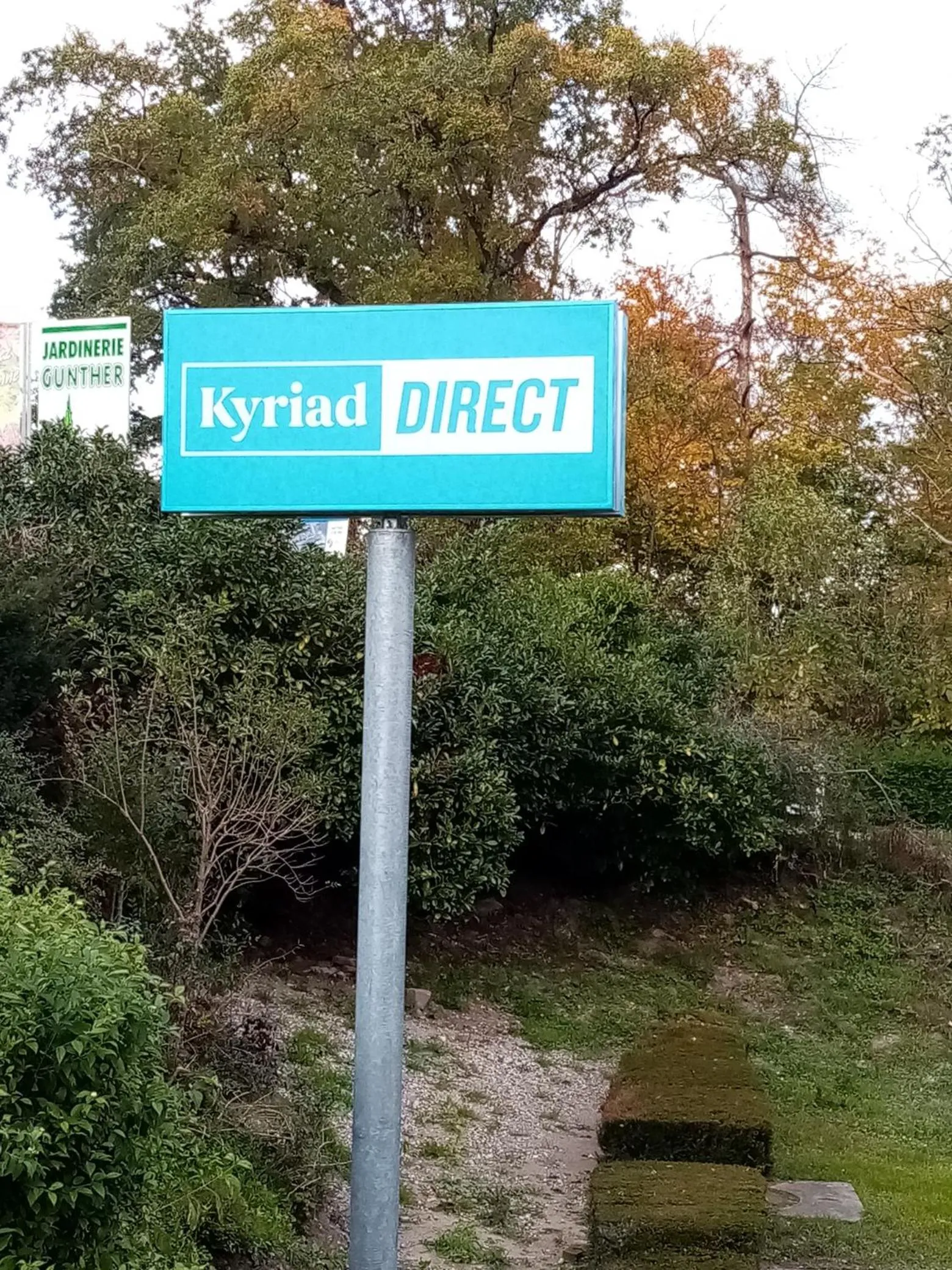 Logo/Certificate/Sign in Kyriad Direct Haguenau