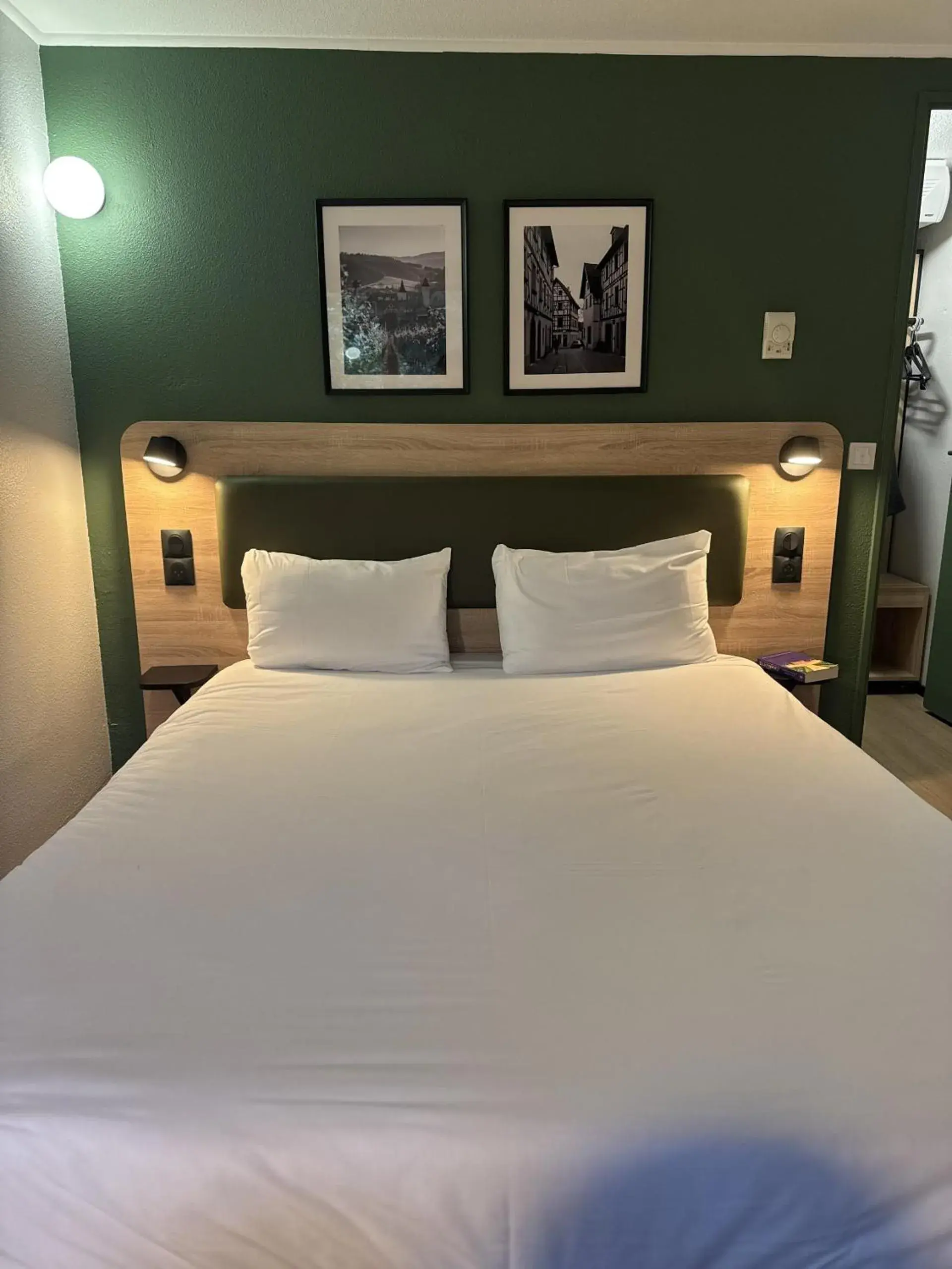 Bed in Kyriad Direct Haguenau Bed in Kyriad Direct Haguenau