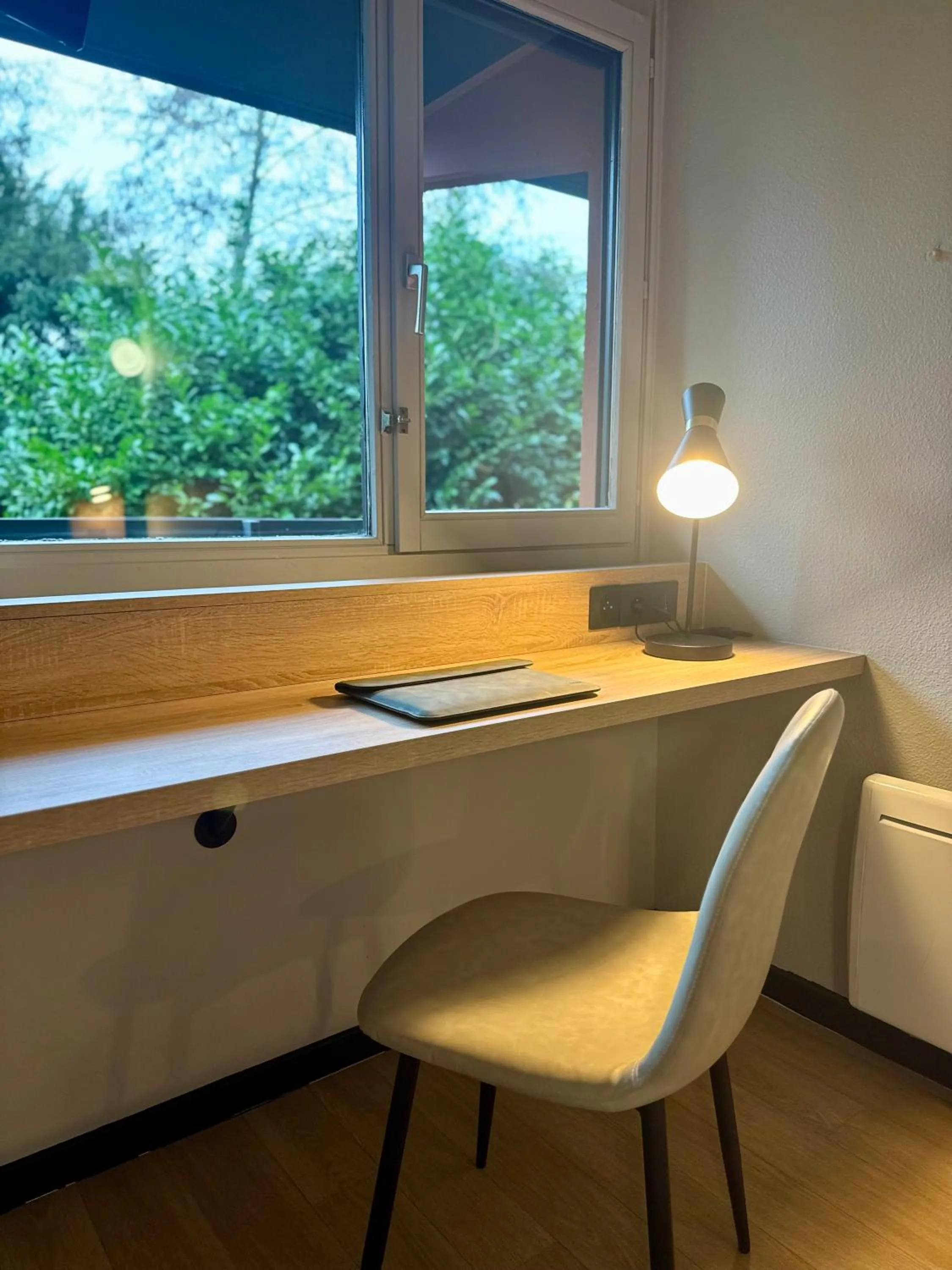 Photo of the whole room in Kyriad Direct Haguenau