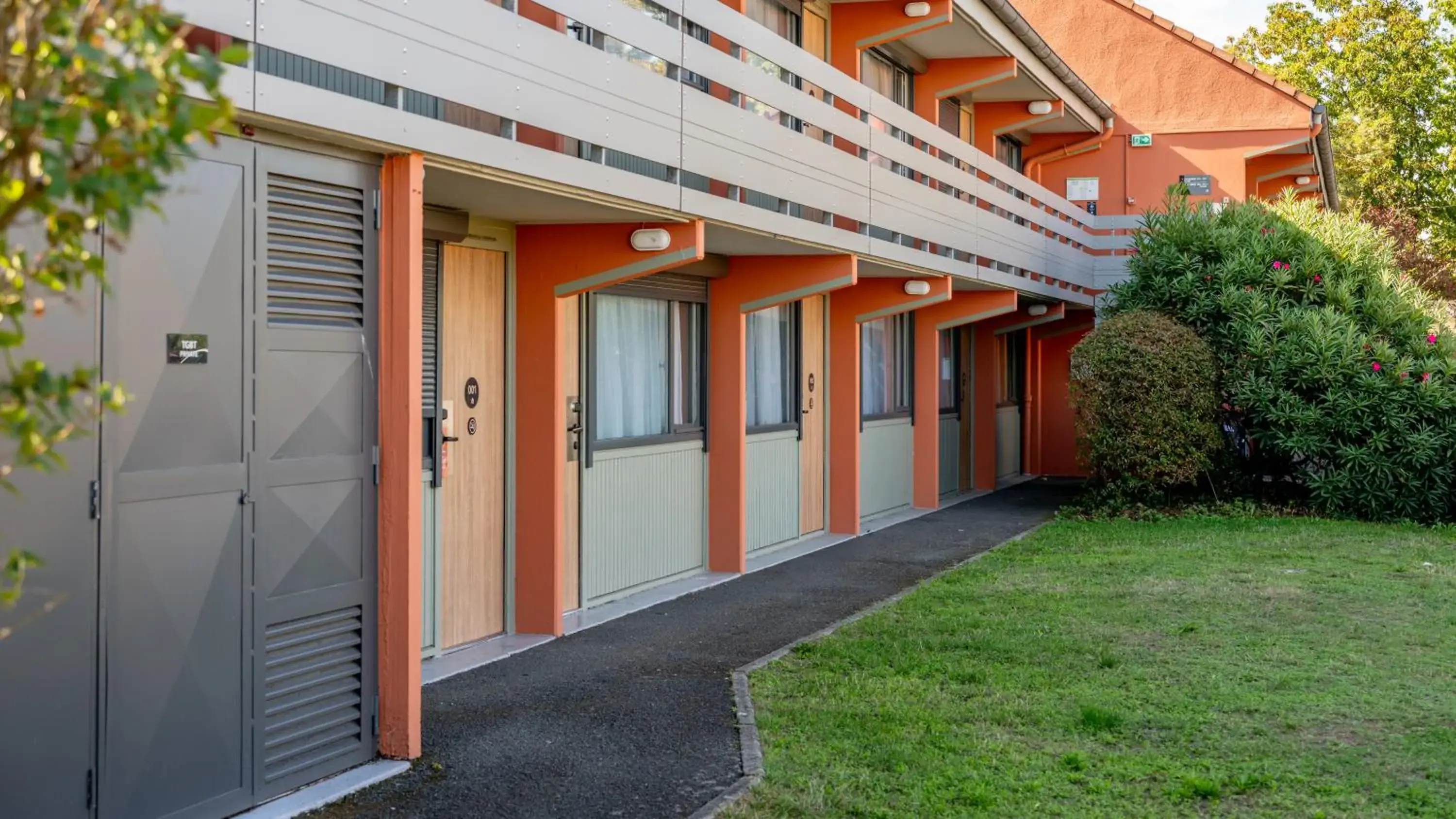 Property building in Campanile NATURE Les Ulis Property building in Campanile NATURE Les Ulis