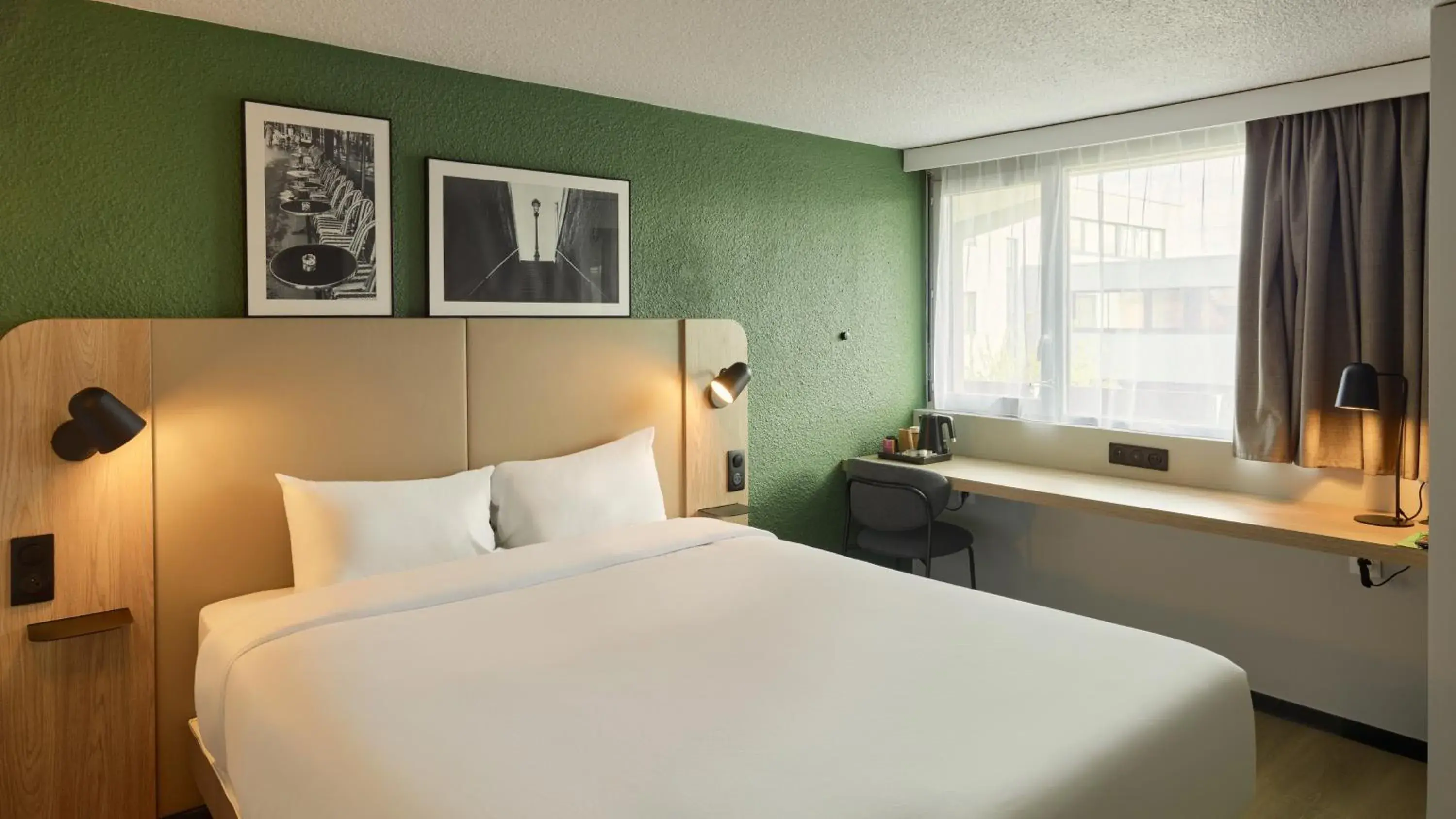 Photo of the whole room, Bed in Campanile NATURE Les Ulis Photo of the whole room, Bed in Campanile NATURE Les Ulis