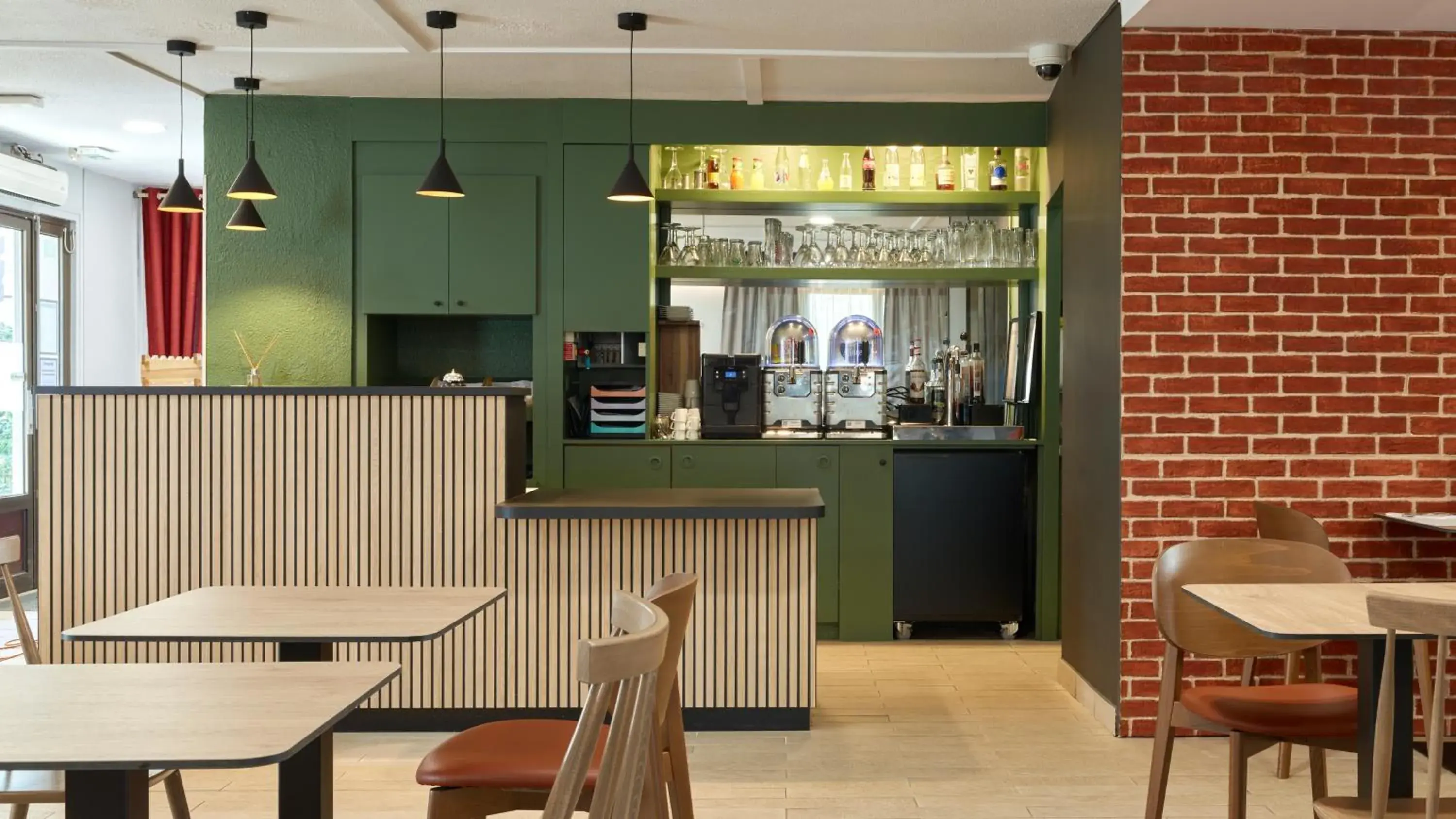 Lobby or reception in Campanile NATURE Les Ulis Lobby or reception in Campanile NATURE Les Ulis