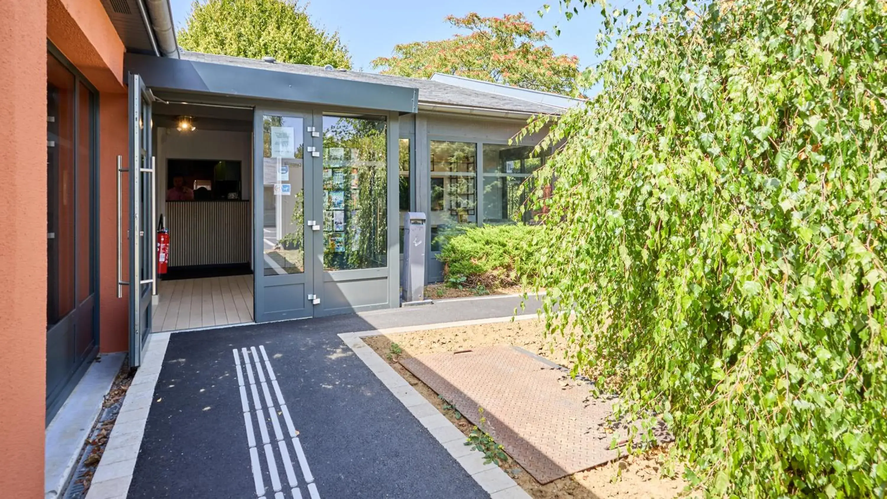 Facade/entrance in Campanile NATURE - Alençon Facade/entrance in Campanile NATURE - Alençon