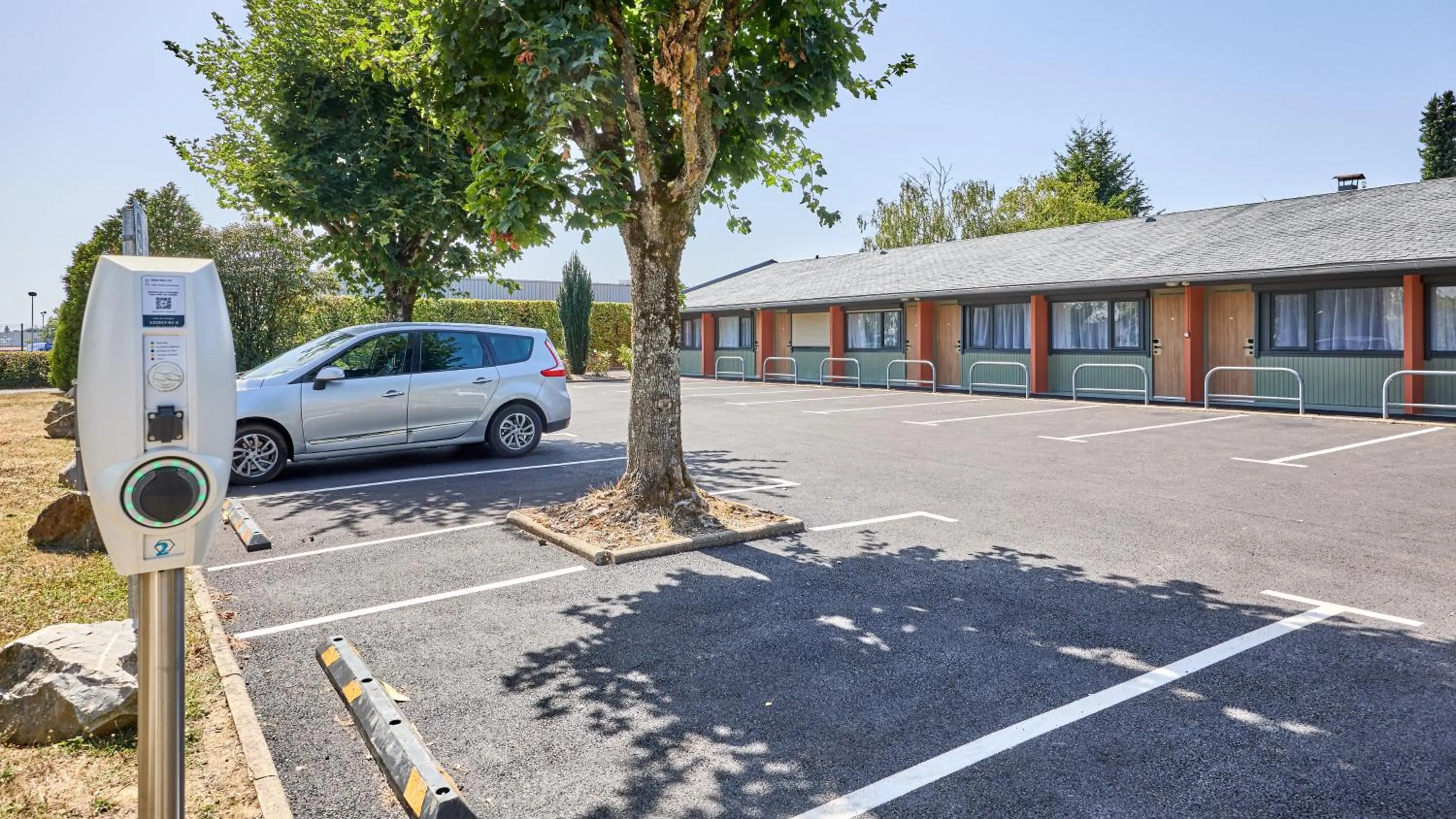 Facade/entrance in Campanile NATURE - Alençon