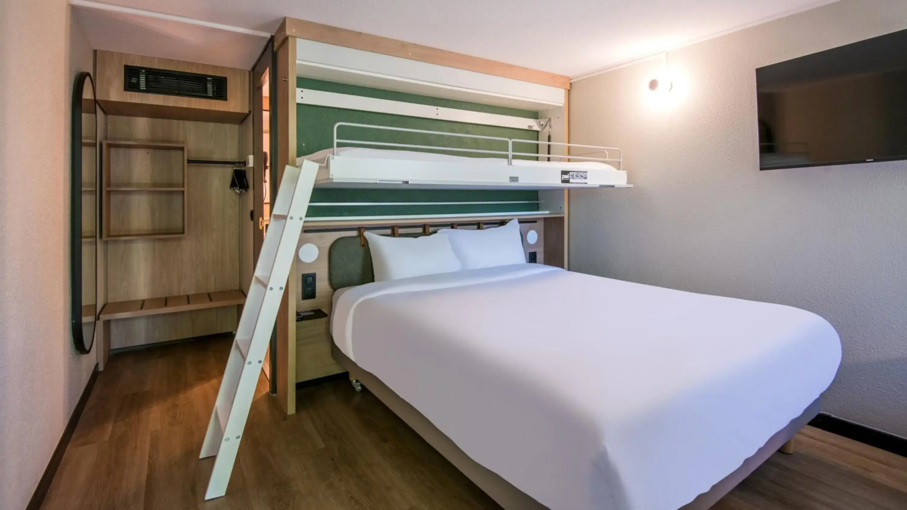 Photo of the whole room, Bed in Campanile NATURE - Alençon Photo of the whole room, Bed in Campanile NATURE - Alençon