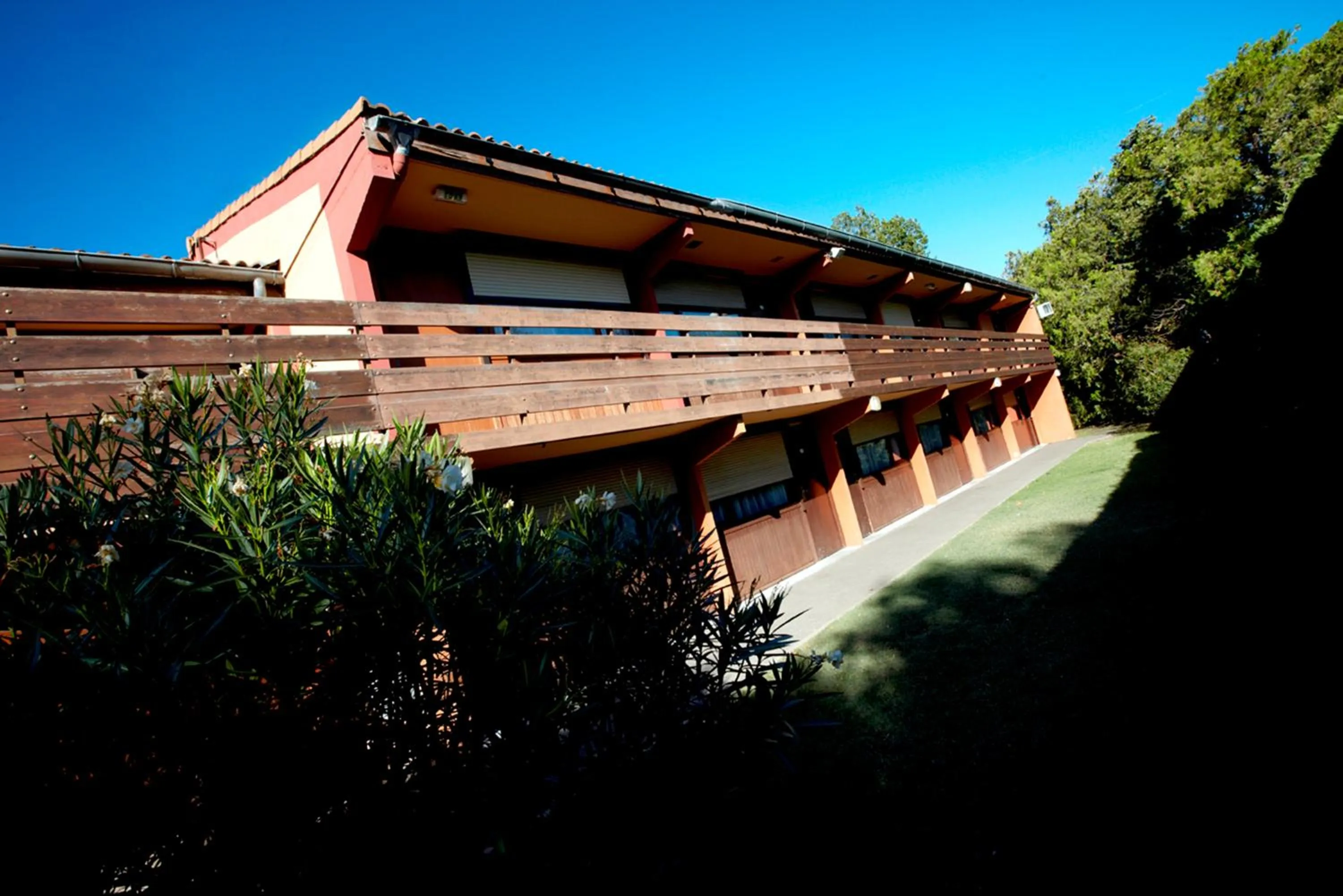 Facade/entrance in Campanile Bordeaux Ouest - Le Bouscat