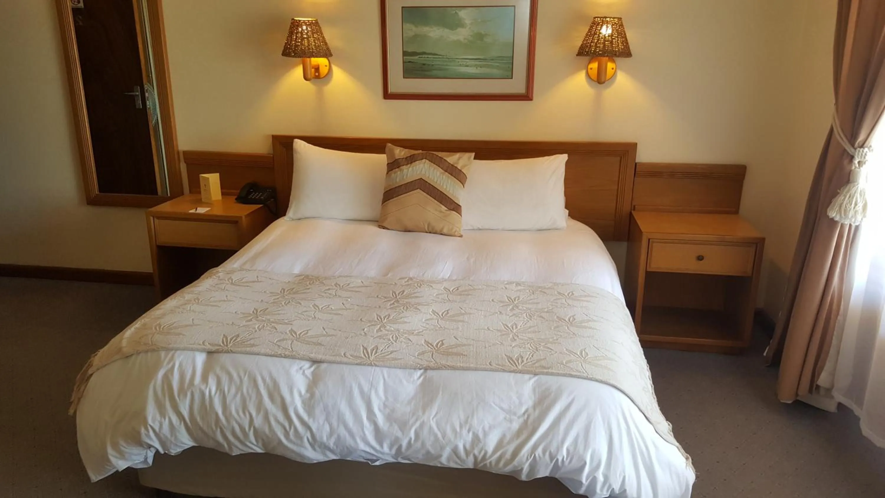 Bedroom, Bed in Lamberts Bay Hotel