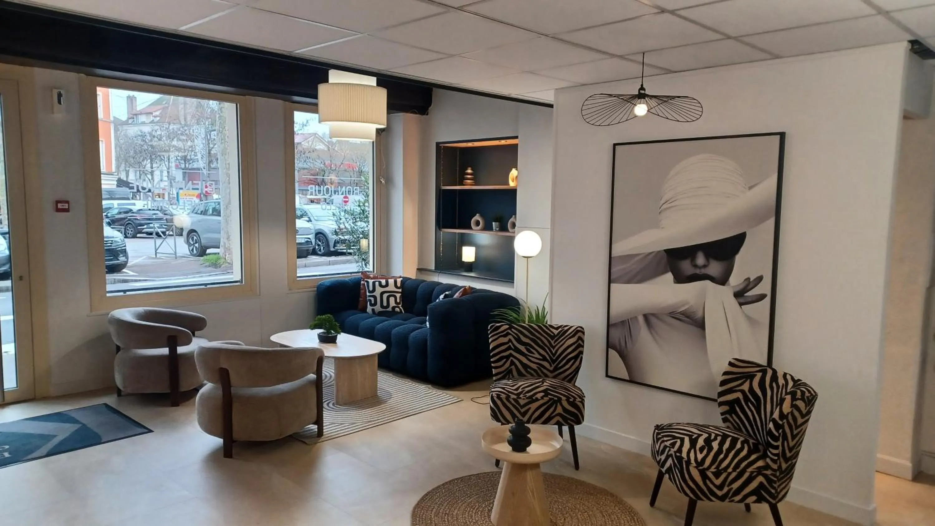 Seating area in Kyriad Chalon-Sur-Saone Centre