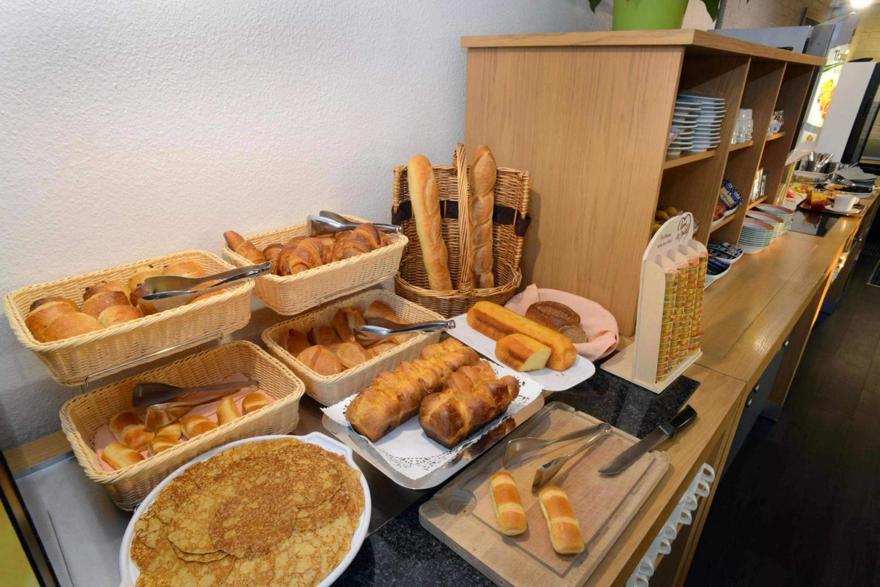 Food in Hotel inn Dijon-Quetigny