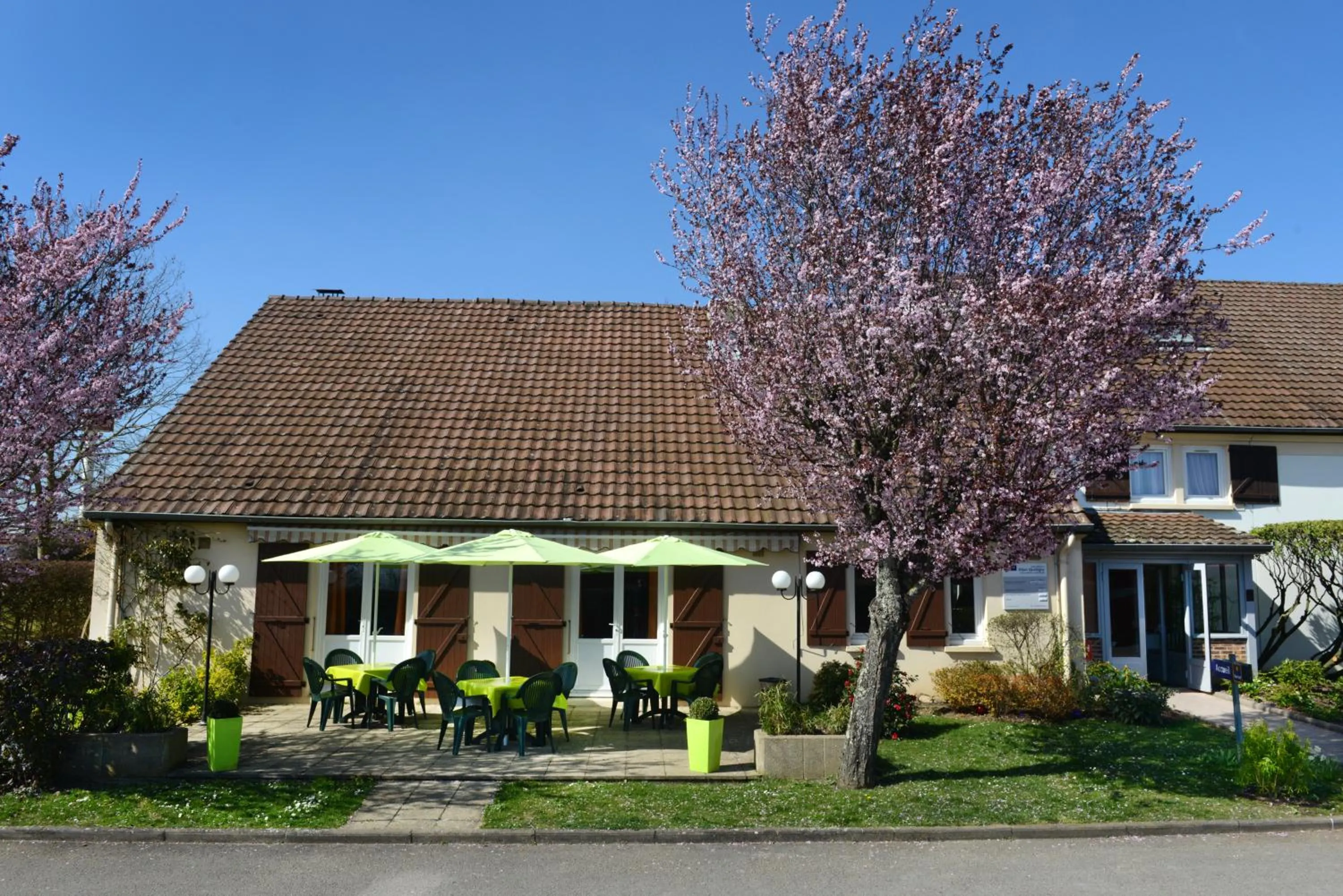 Balcony/Terrace in Hotel inn Dijon-Quetigny