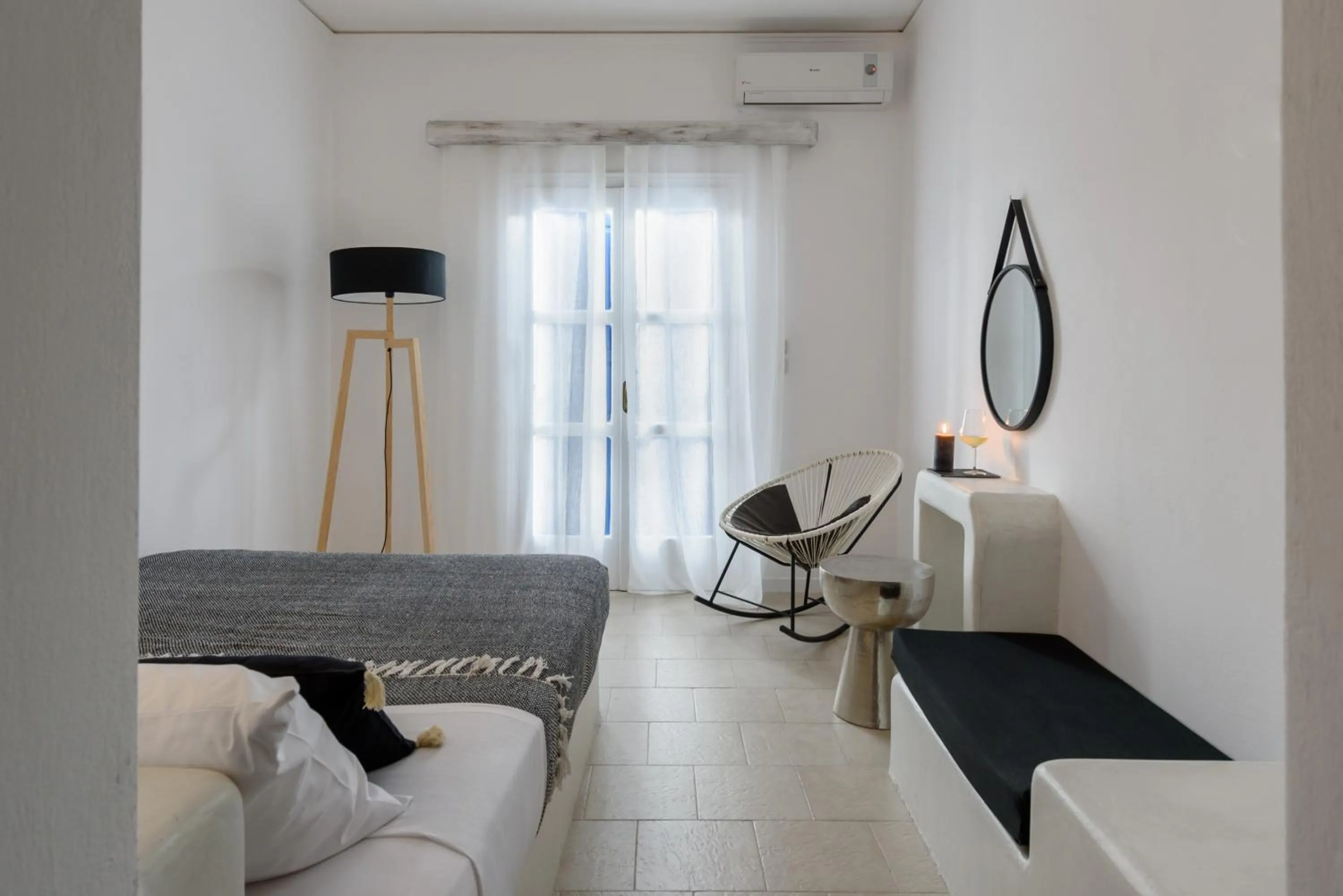 Photo of the whole room, Bed in Aegeeis