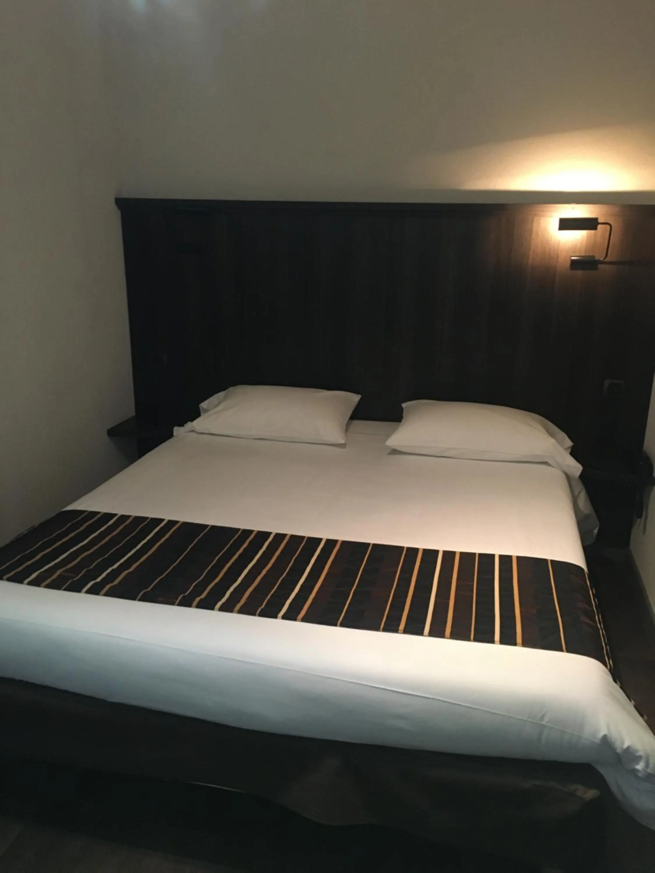 Bed in Kyriad Rodez