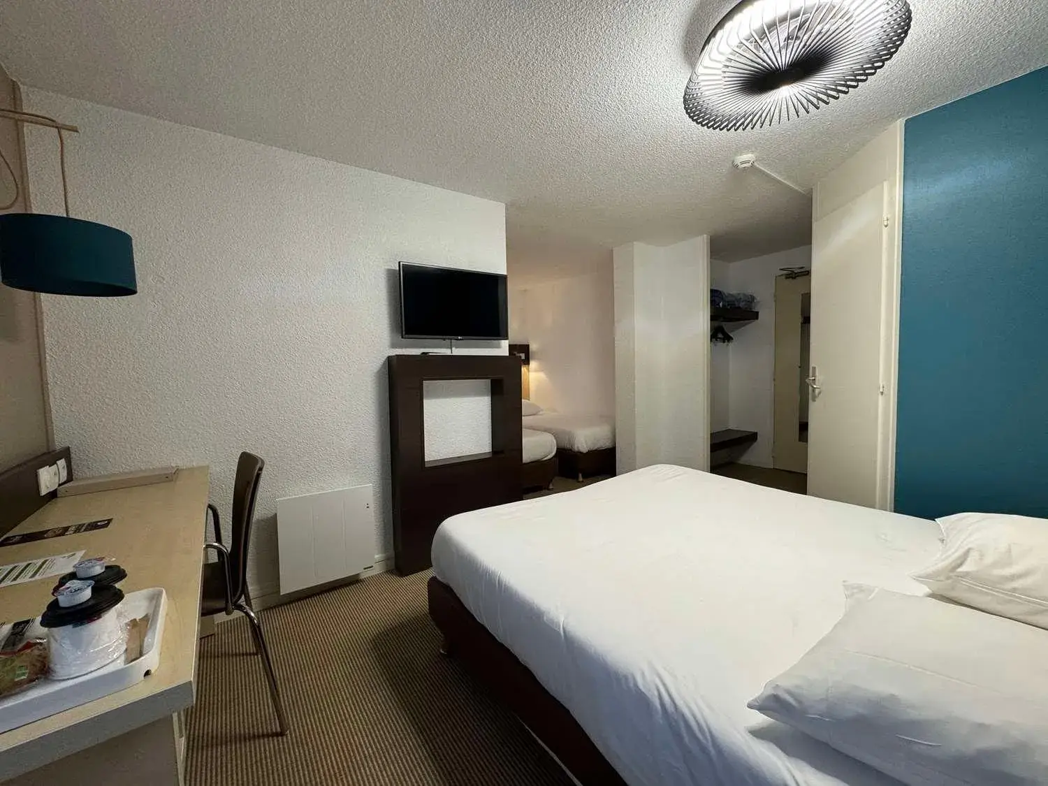 Property building, Bed in KYRIAD ROUEN NORD - Mont Saint Aignan Property building, Bed in KYRIAD ROUEN NORD - Mont Saint Aignan