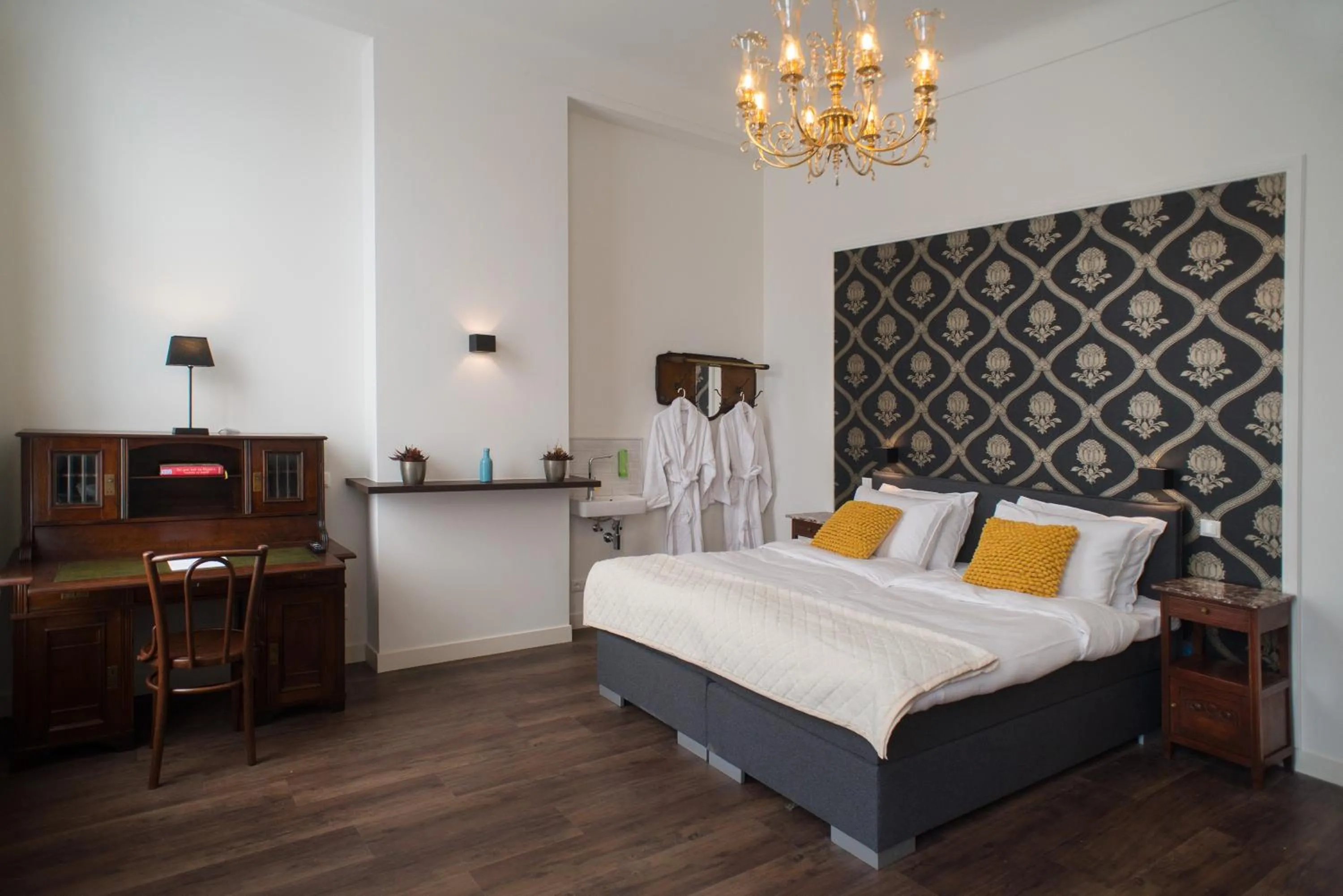 Bedroom, Bed in Boutique Hotel De Blauwe Pauw