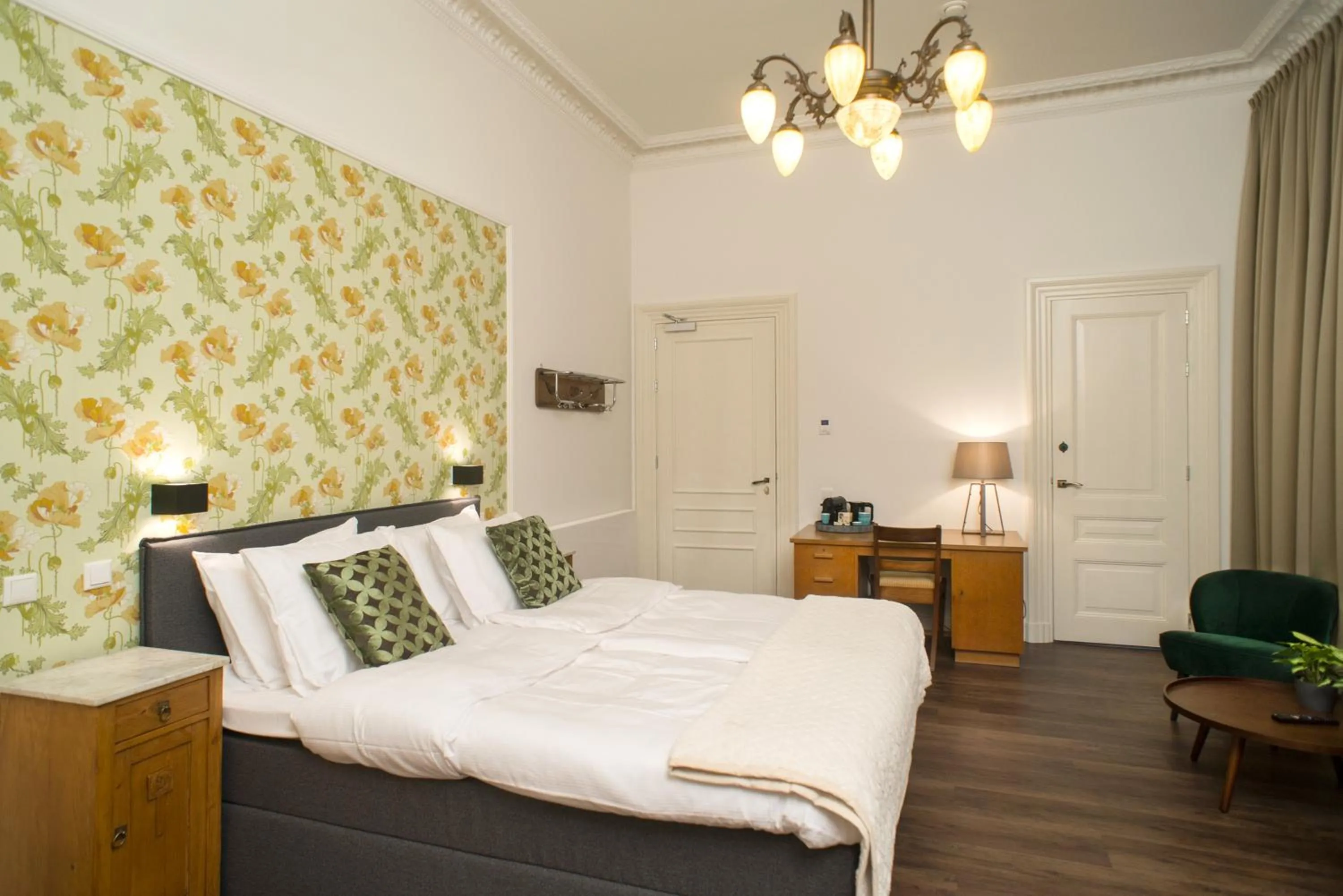 Garden view, Bed in Boutique Hotel De Blauwe Pauw