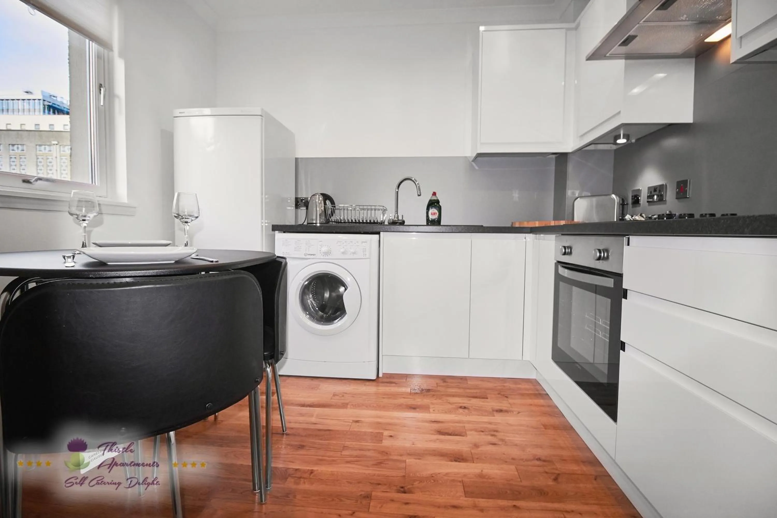Thistle Apartments-City View Apartment