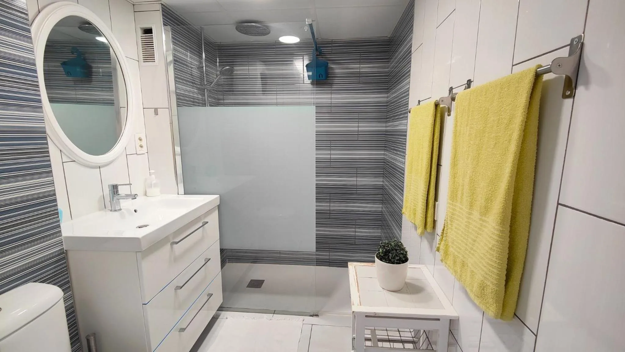 Bathroom in Apartment 2-2 Playa del Ingles