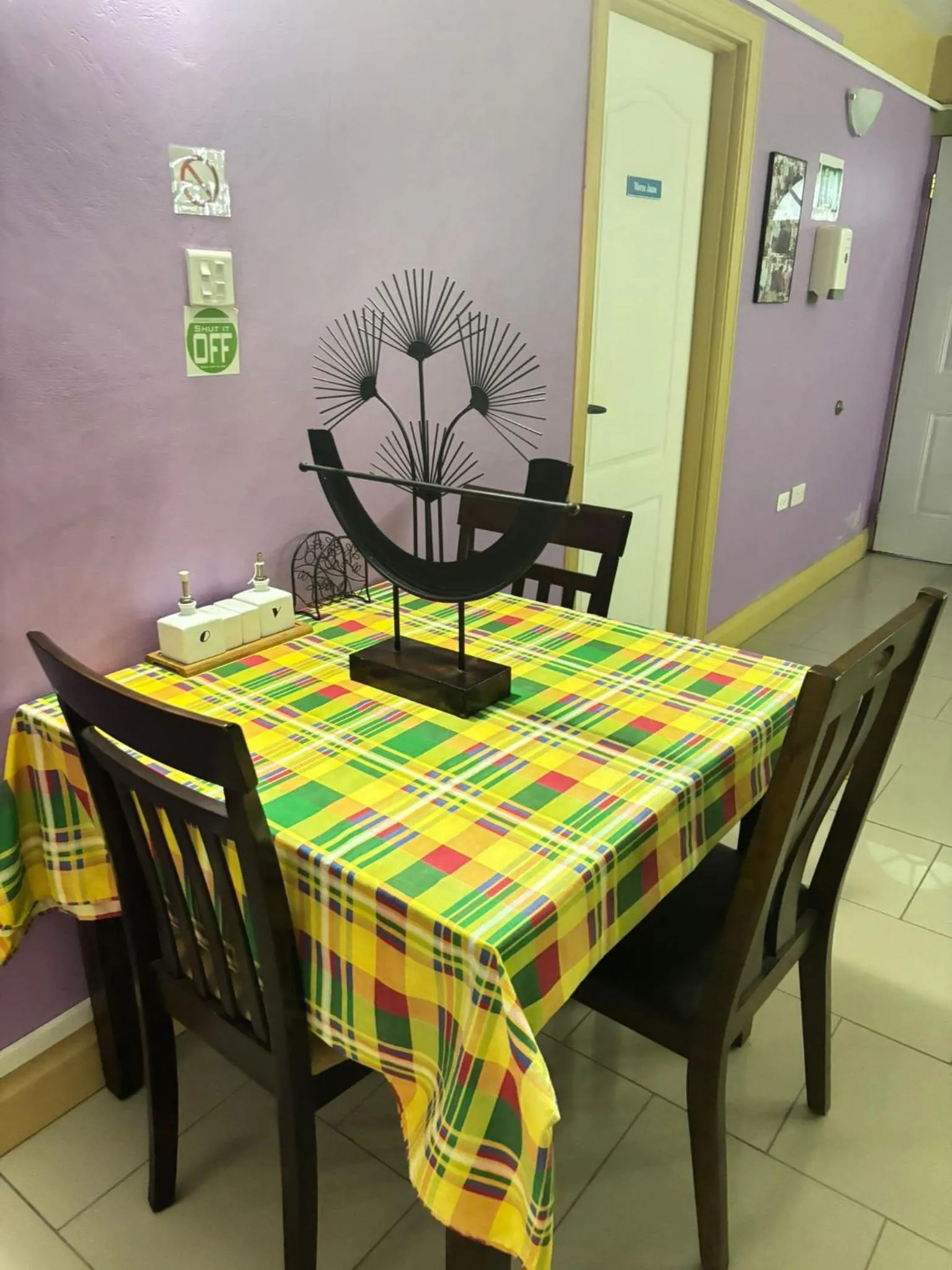 Dining area in Matthew's Miracle View