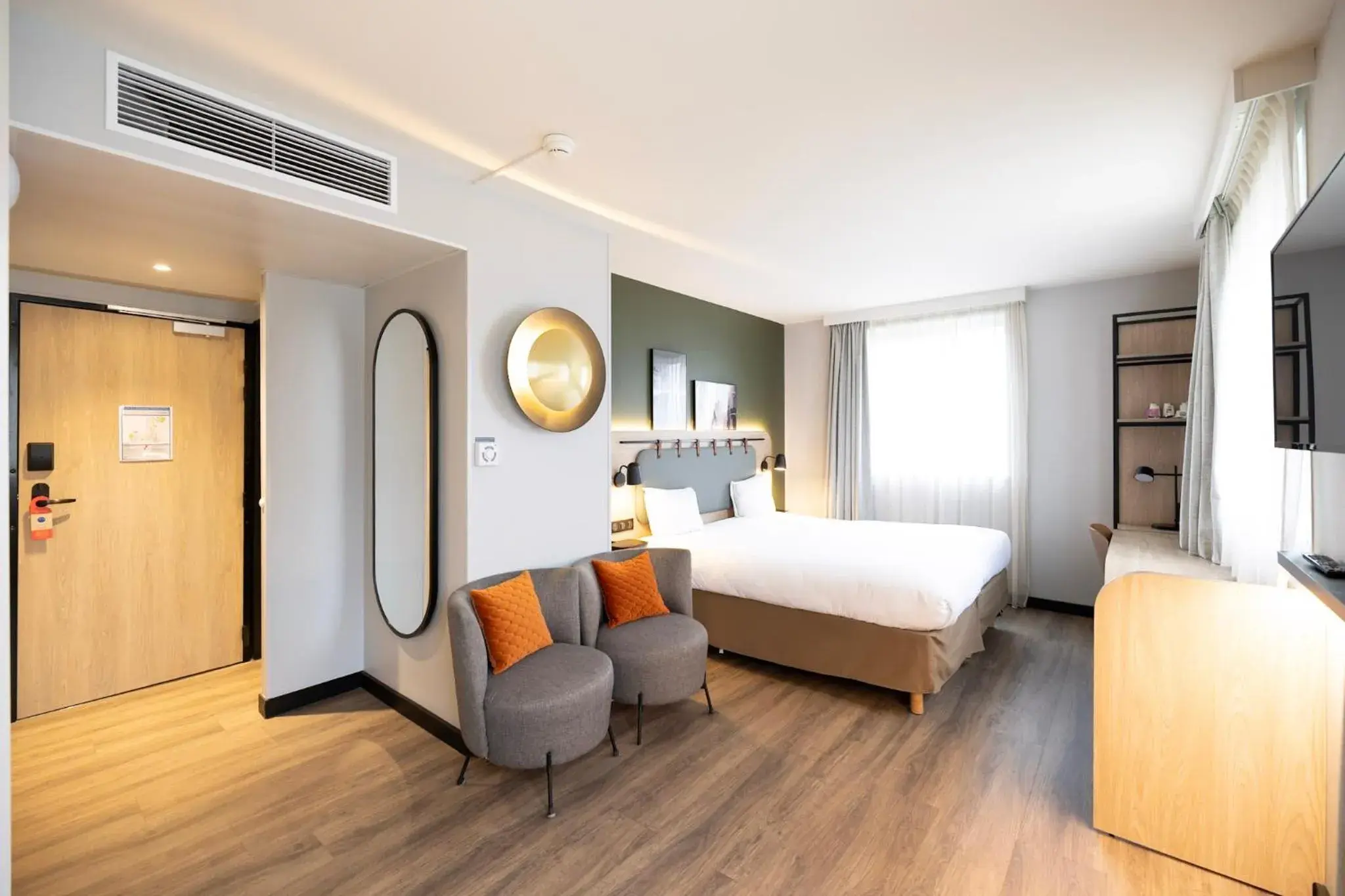 Bedroom, Bed in Campanile PRIME Lyon Centre Gare Part-Dieu Bedroom, Bed in Campanile PRIME Lyon Centre Gare Part-Dieu