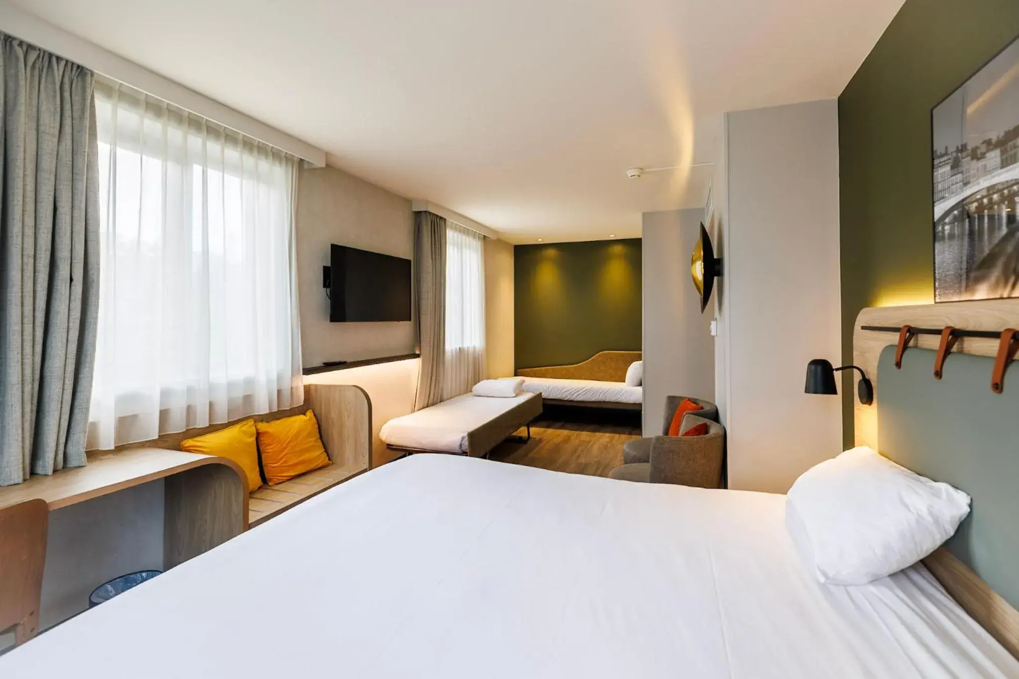 Bedroom, Bed in Campanile PRIME Lyon Centre Gare Part-Dieu Bedroom, Bed in Campanile PRIME Lyon Centre Gare Part-Dieu